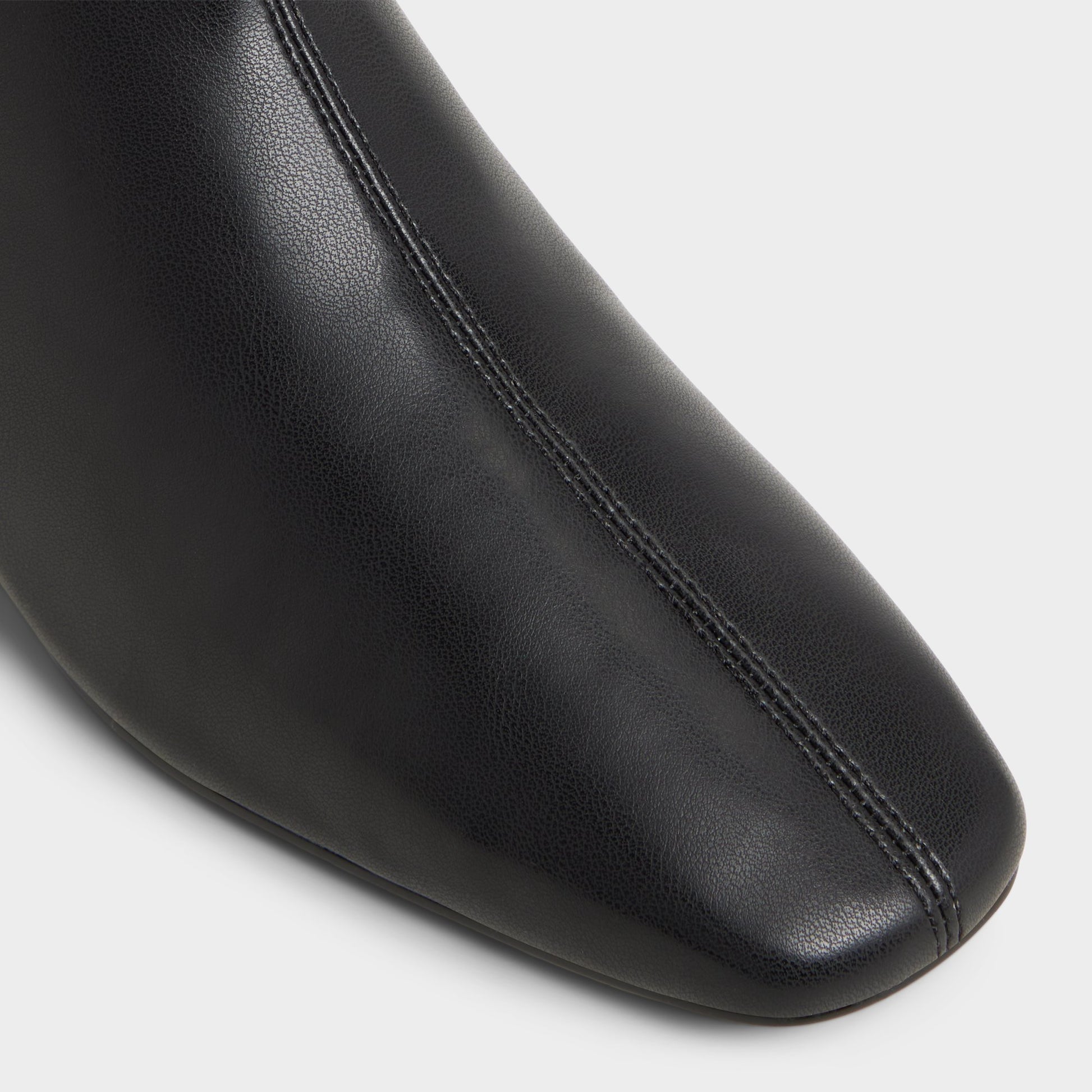 Close-up of the Other Black Katrina