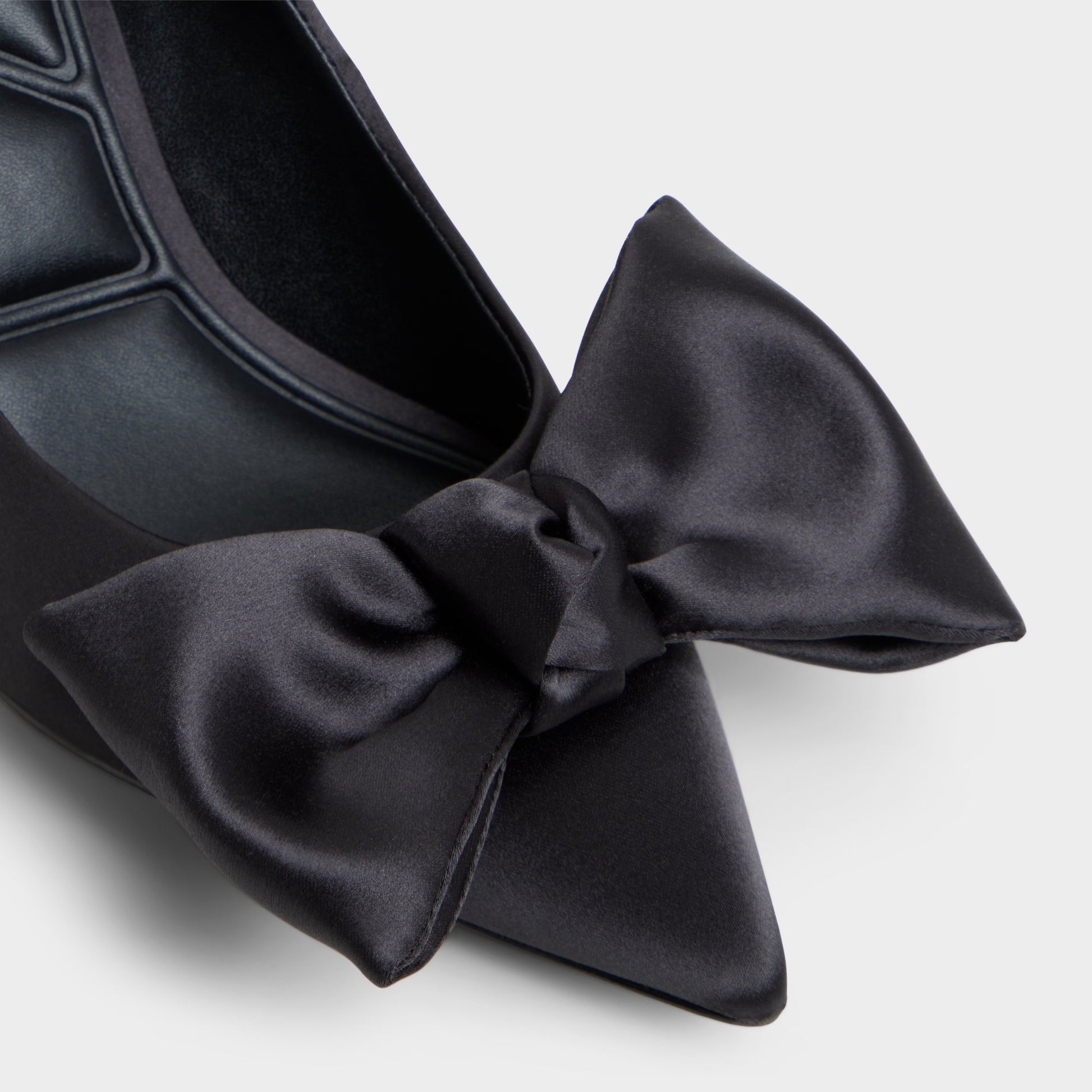 Close-up of the Black Kaitia Pump