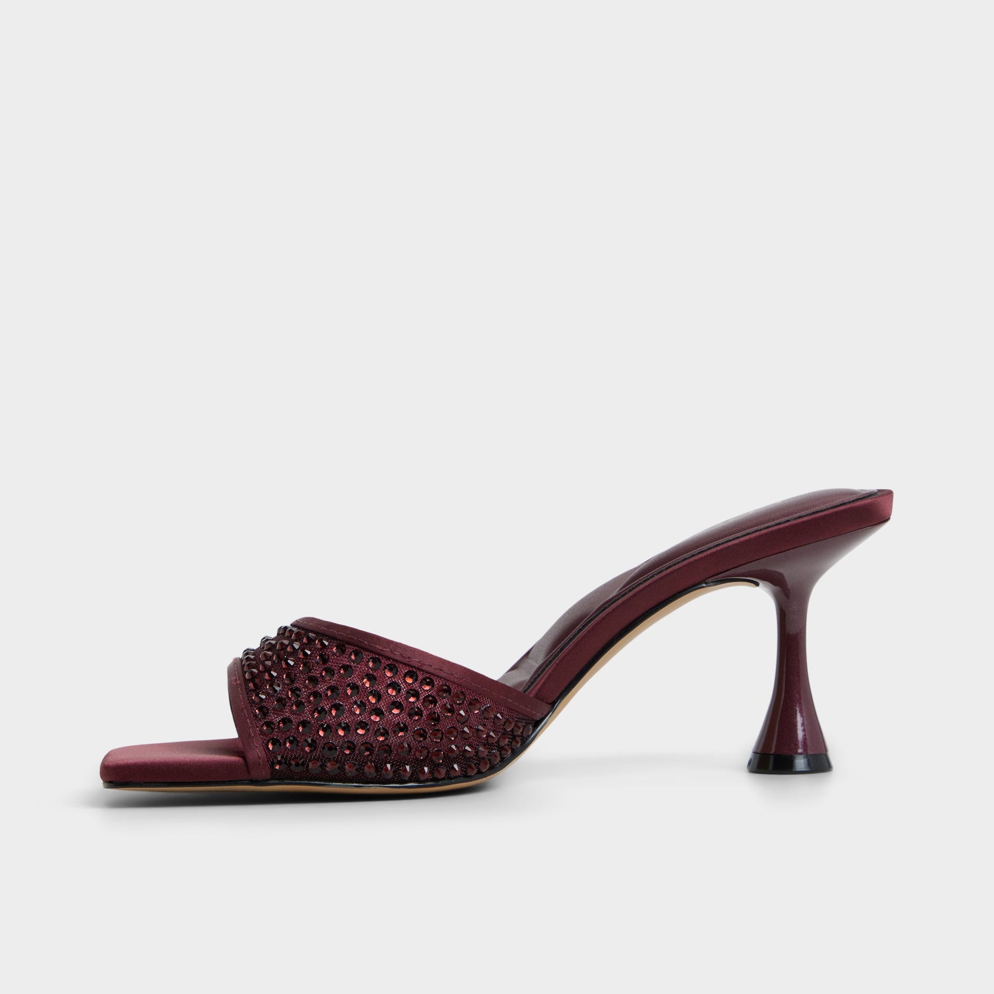 Side view of Bordo Agatha Heeled mule