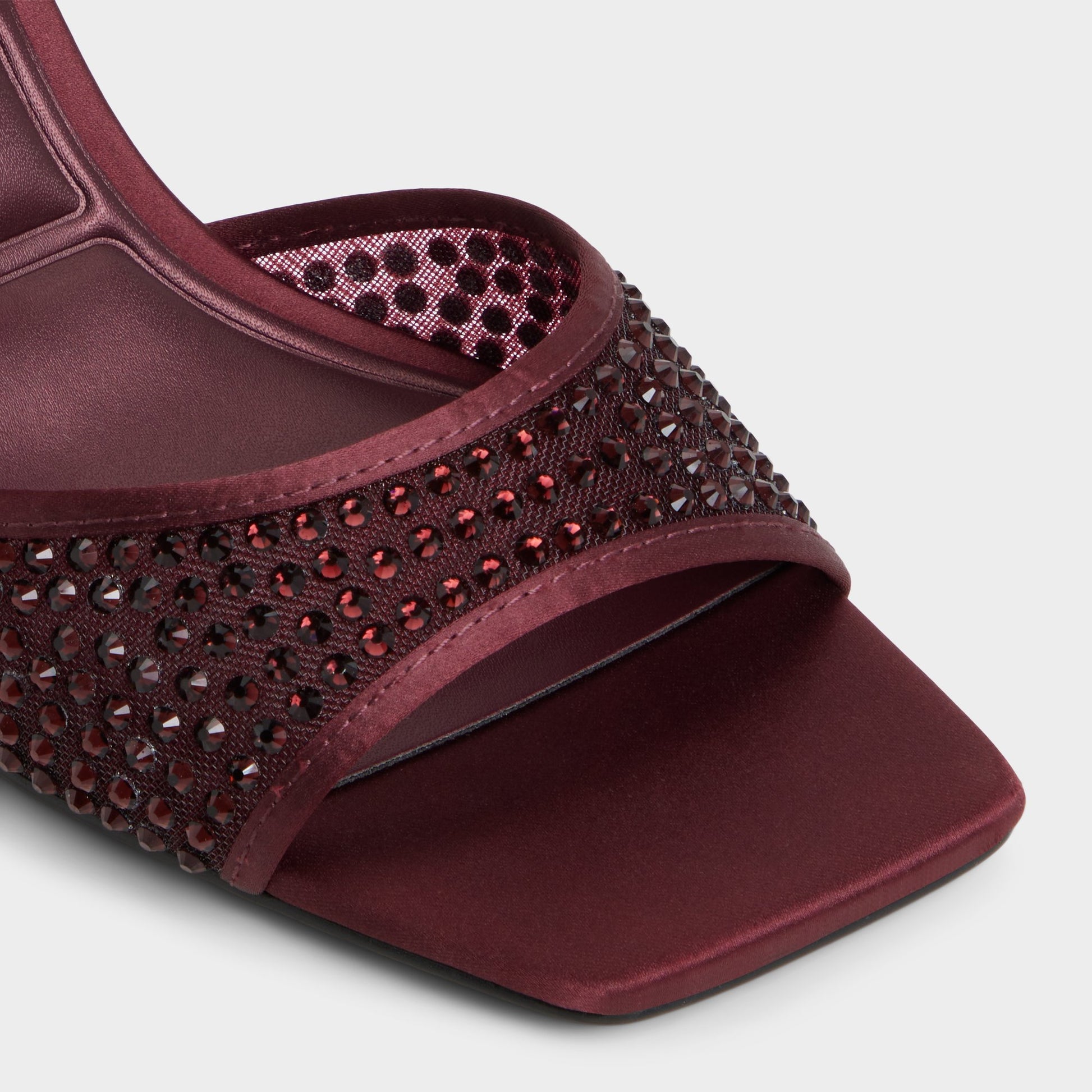 Close-up of the Bordo Agatha Heeled mule
