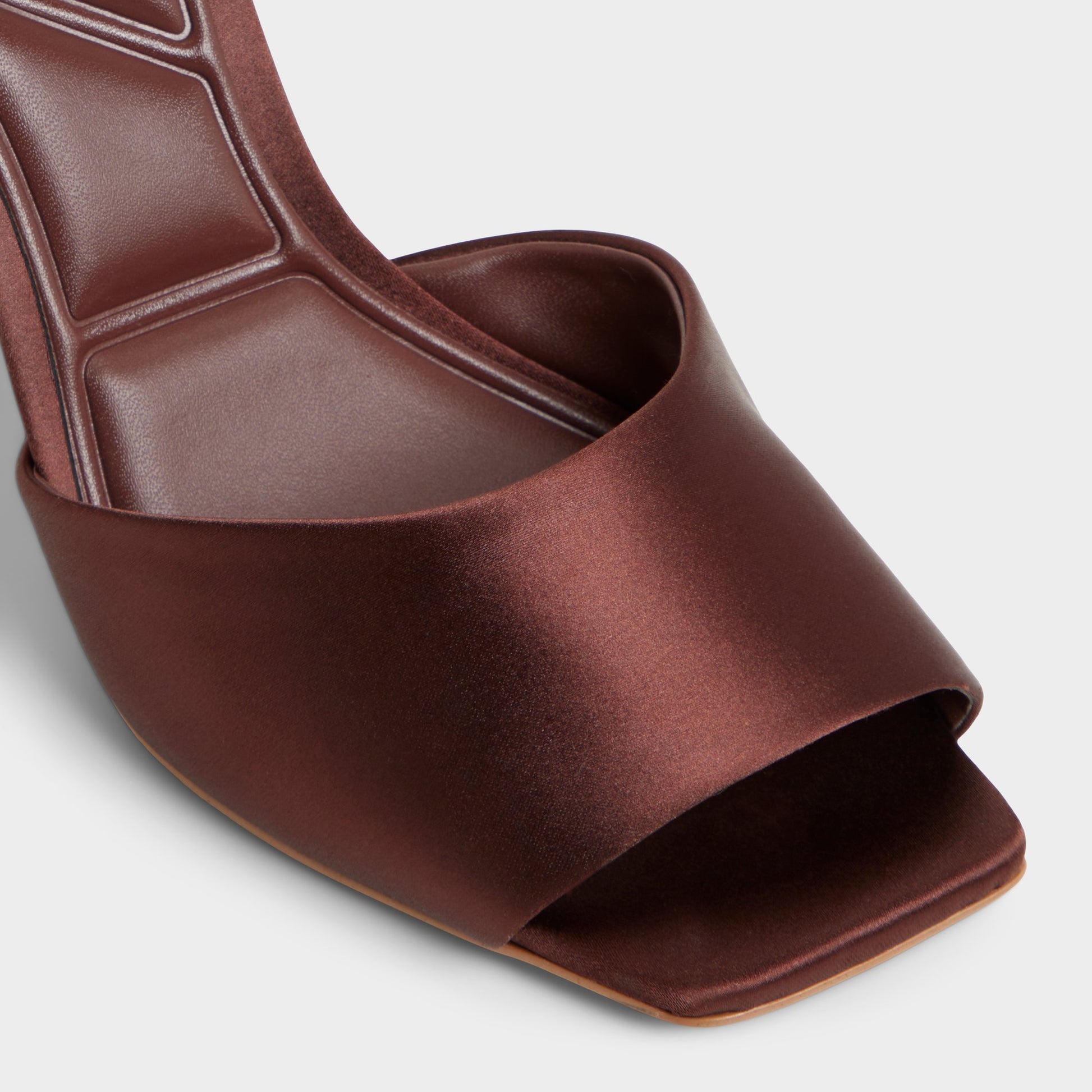 Close-up of the Dark brown Kaiasien Strappy heeled sandal