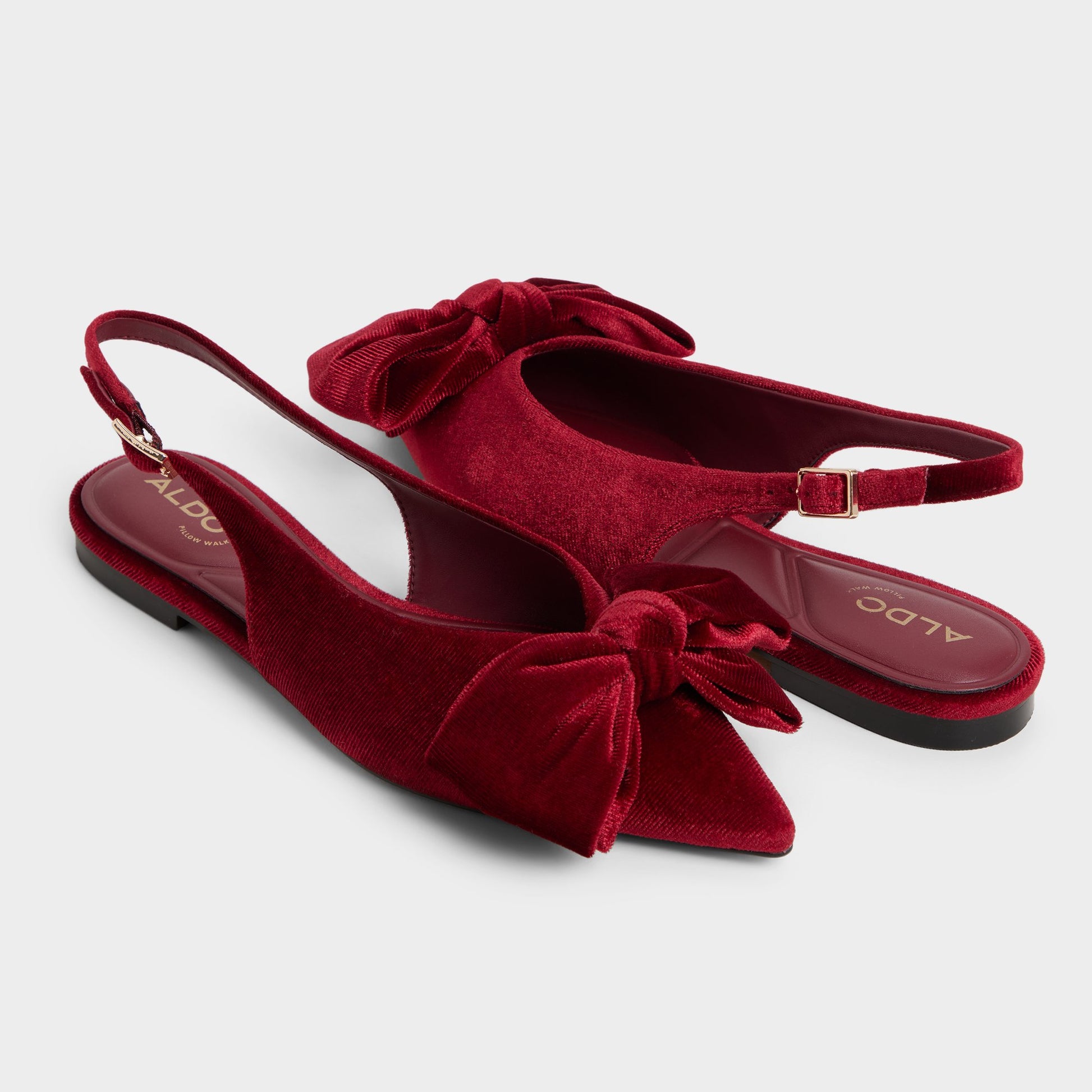 Vue en surbrillance d'une paire de Rouge Moyen Festive Ballerine à bride arrière s