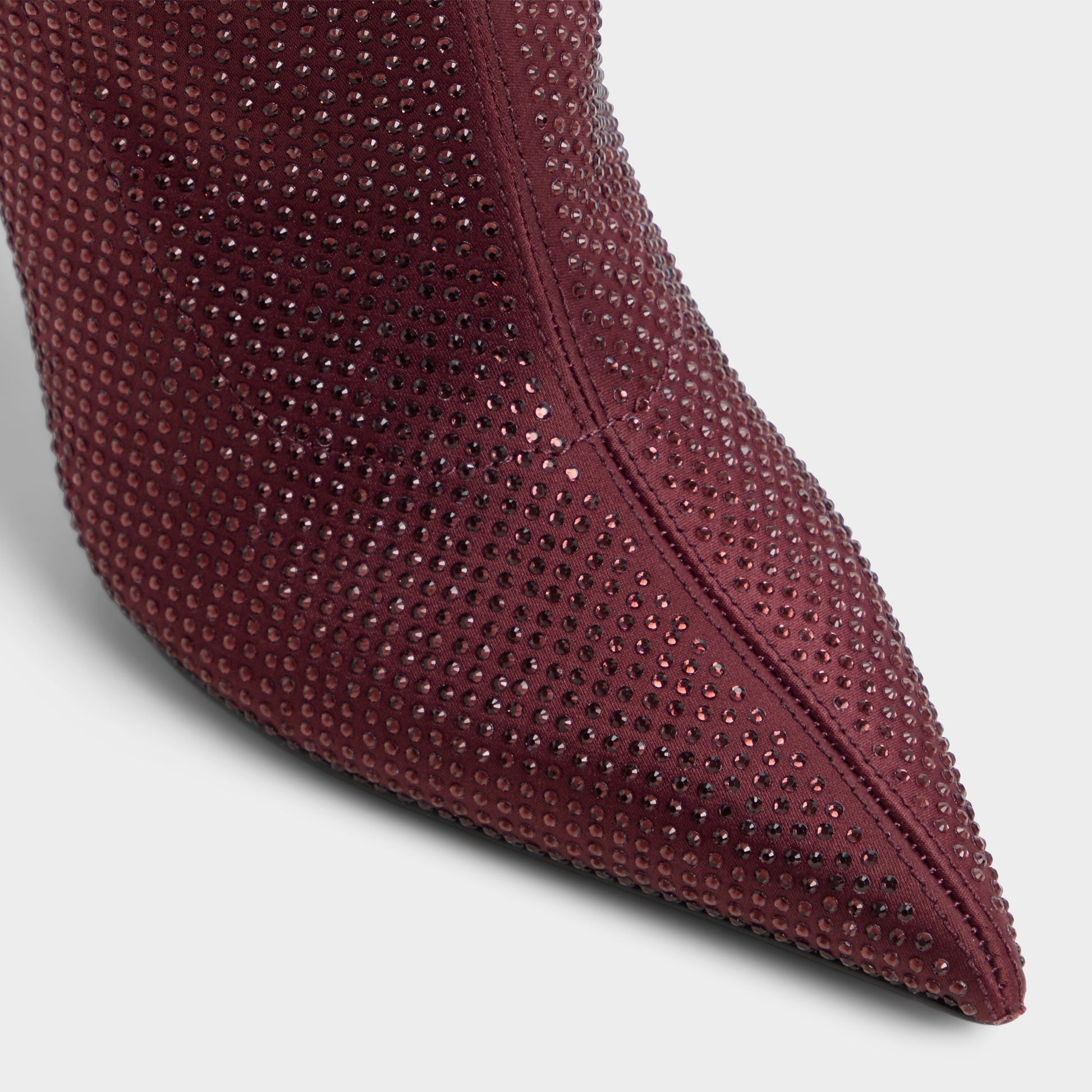 Close-up of the Bordo Innez Knee-high boot