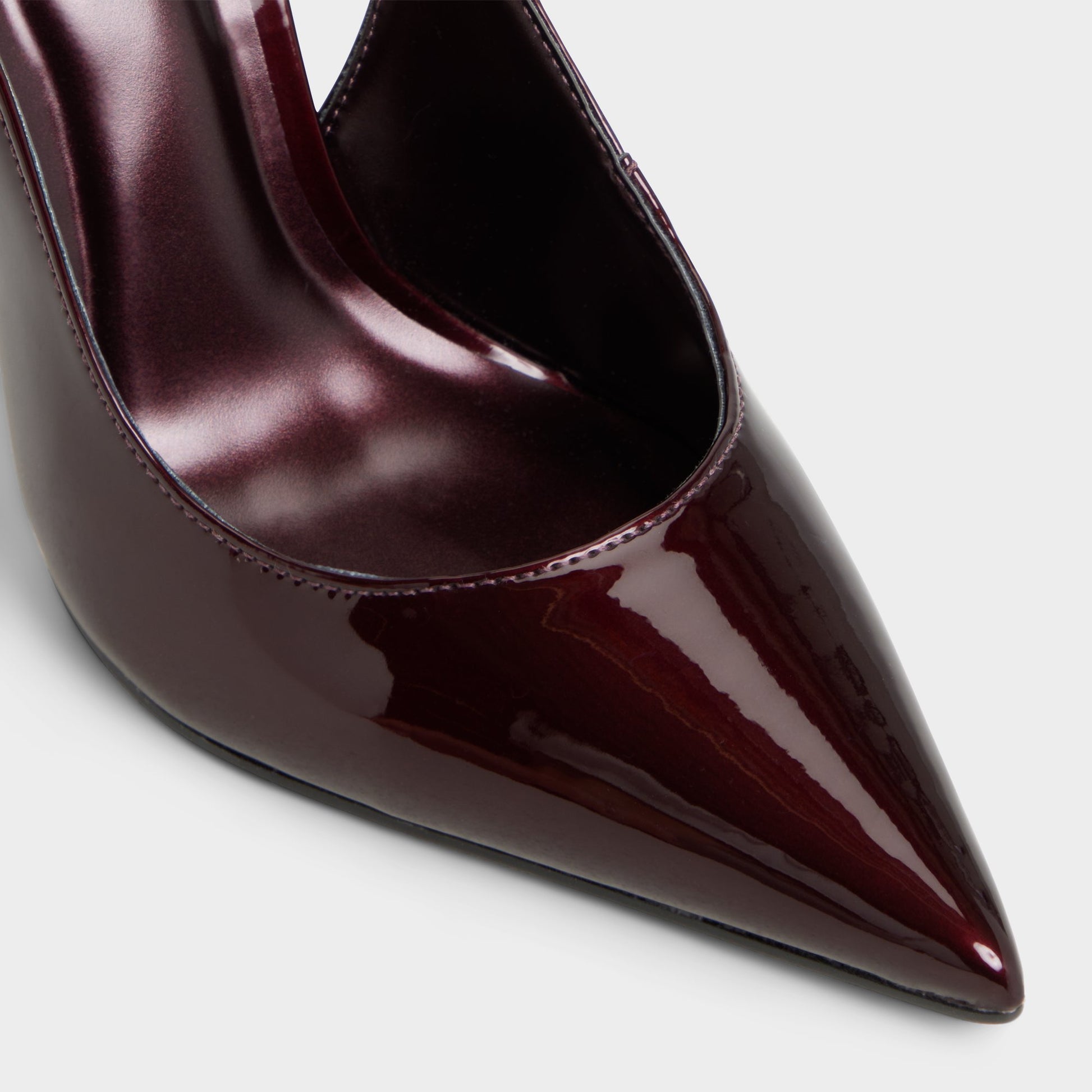 Close-up of the Dark Brown Stessysling Slingback heel