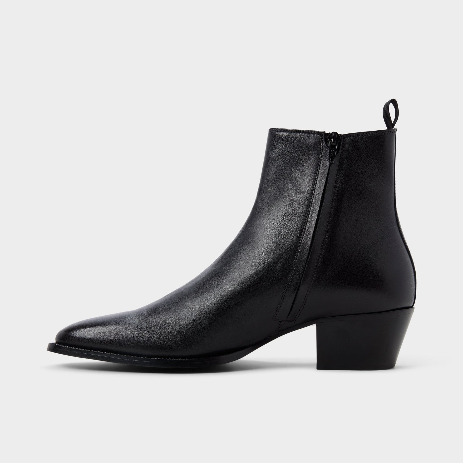 Side view of Black Jako Chelsea boot