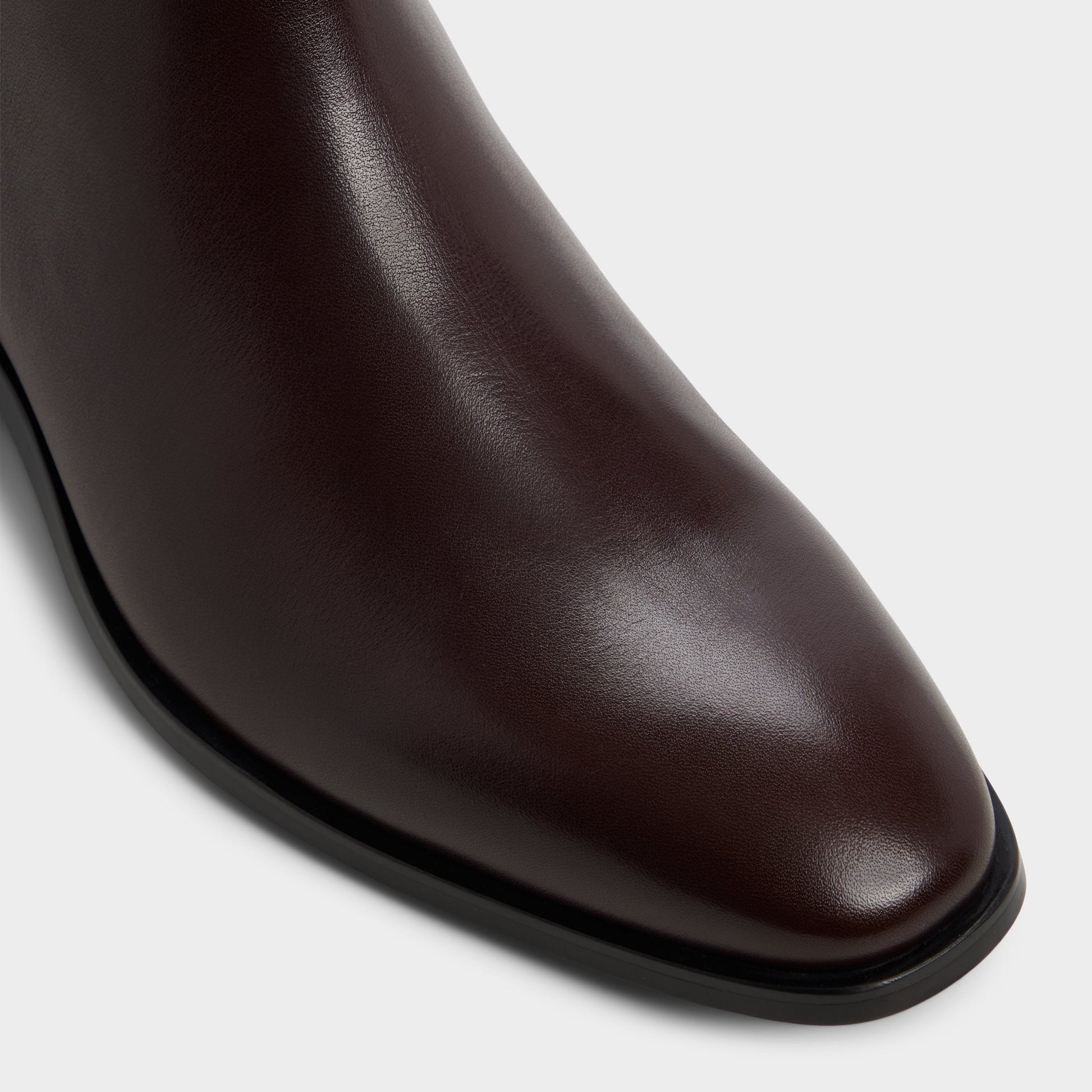 Close-up of the Bordo Amur Ankle boot
