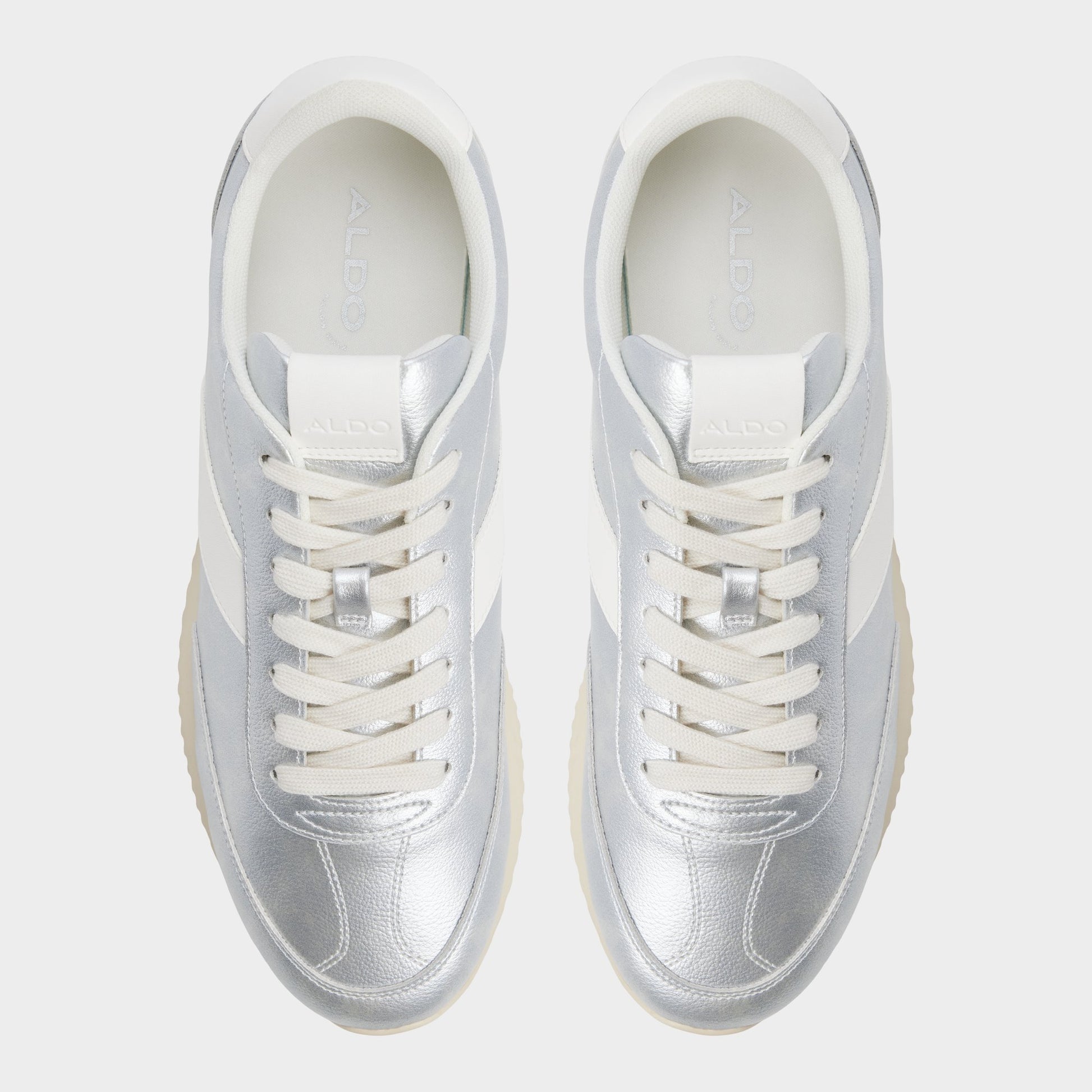 Top-down view of the Silver Nathaniel Low top sneaker