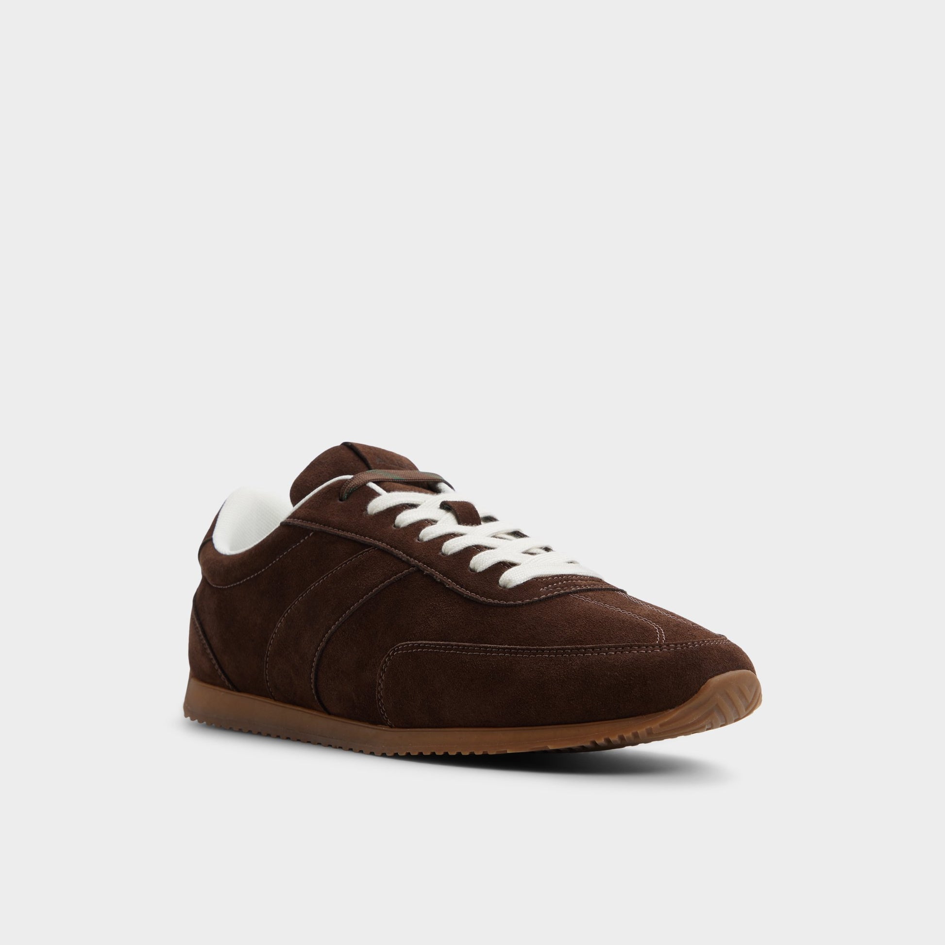 Three-quarter angle of Dark brown Nathaniel Low top sneaker's front side