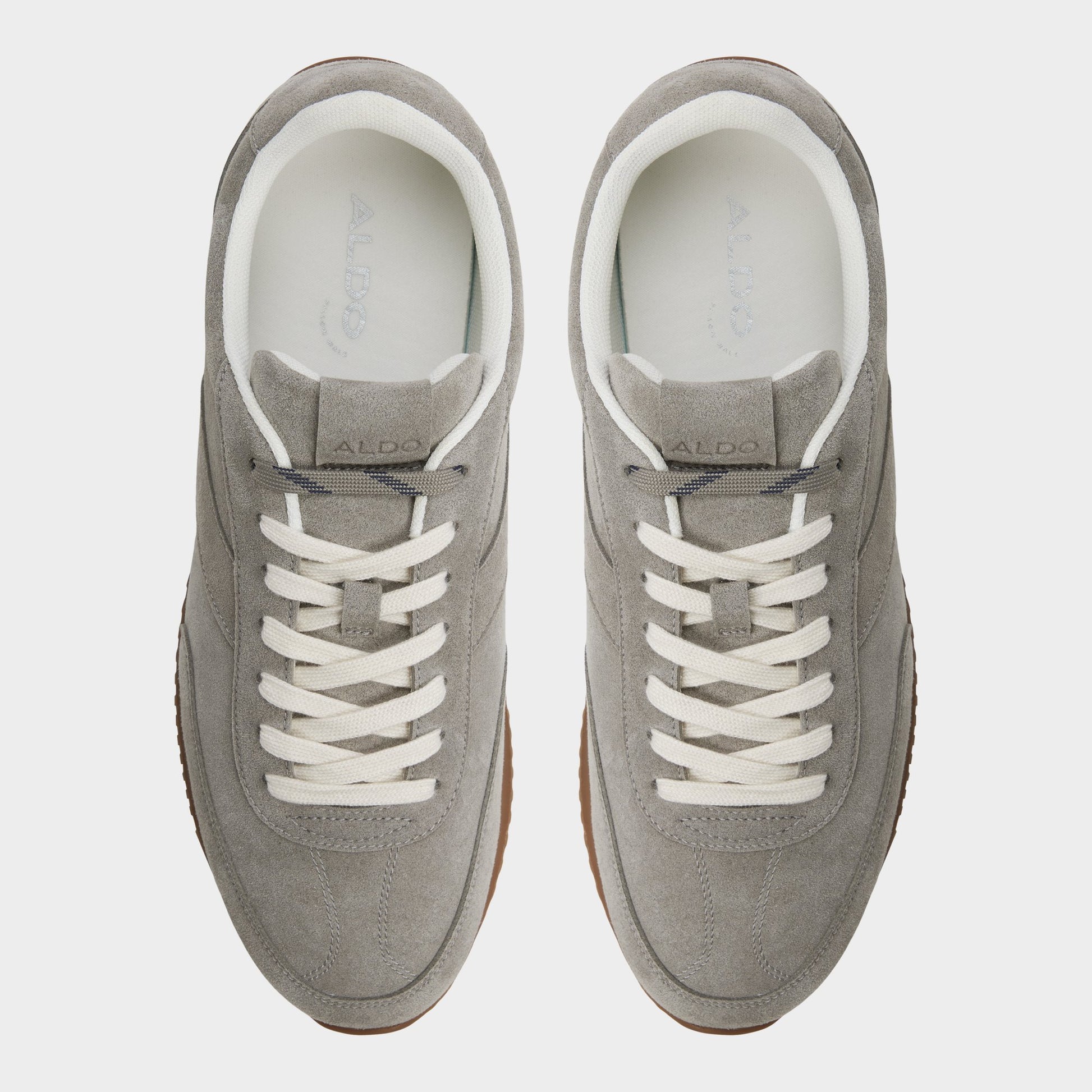 Top-down view of the Light grey Nathaniel Low top sneaker
