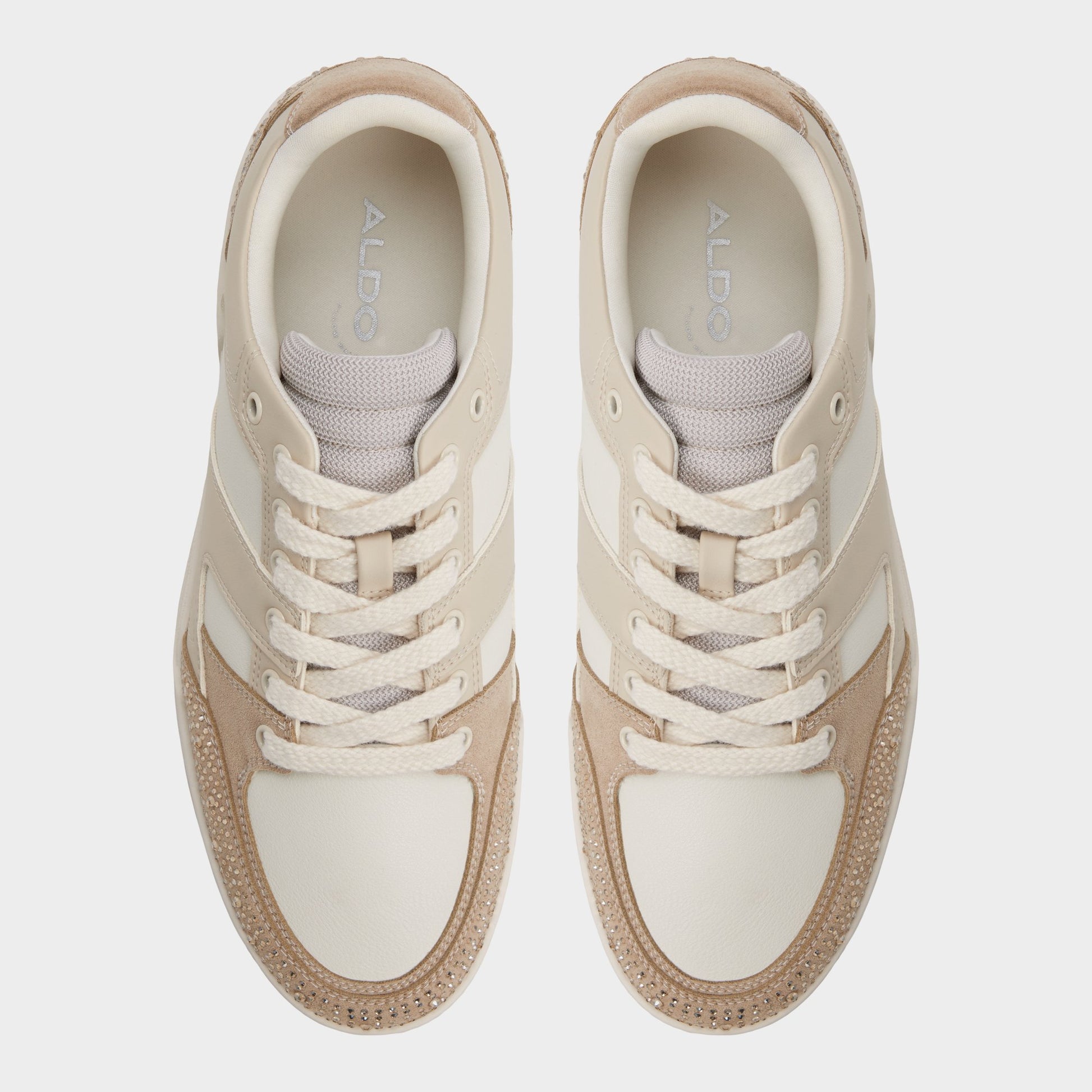 Top-down view of the Light beige Kian Low top sneaker