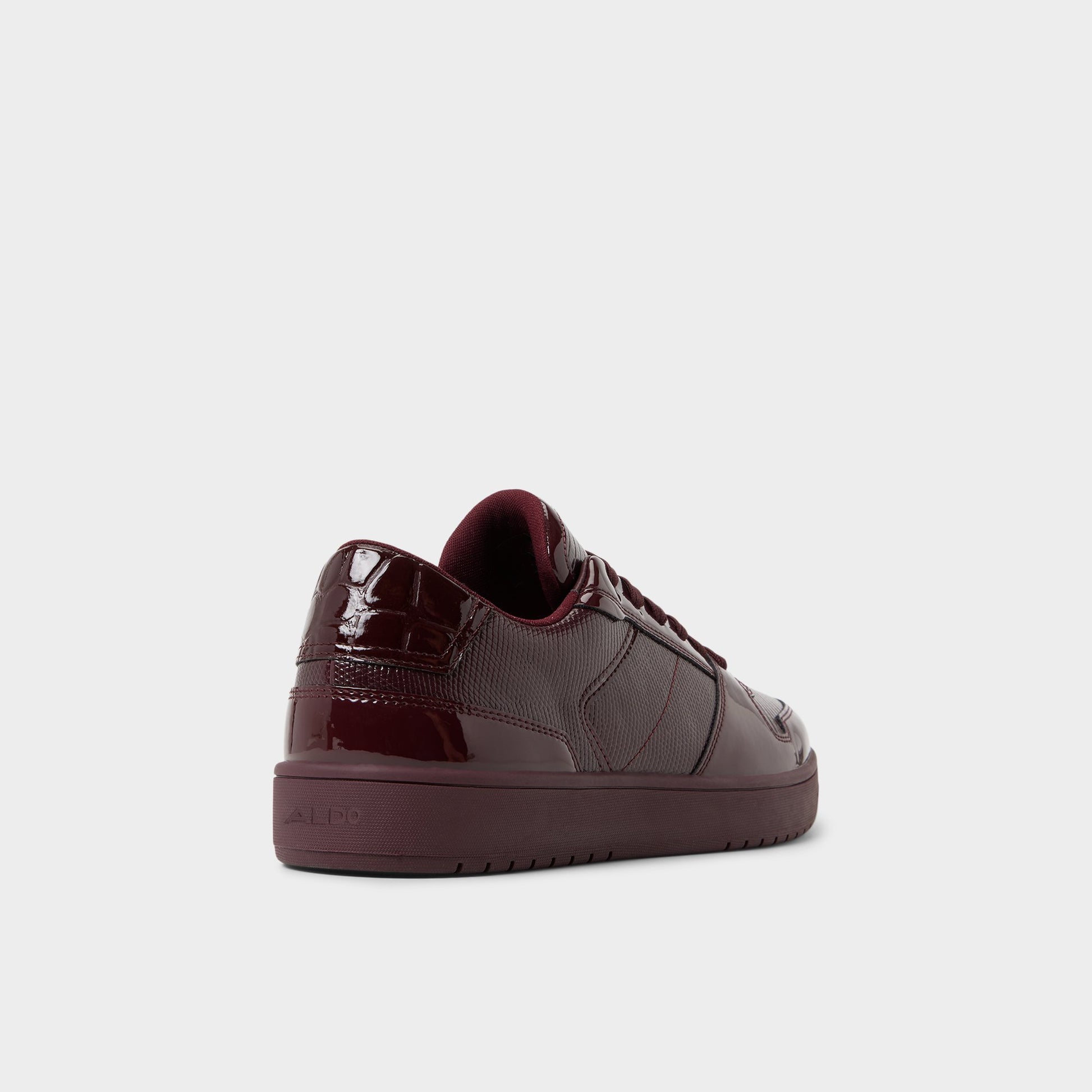 Three-quarter angle of Bordo Zethan Low top sneaker's back side