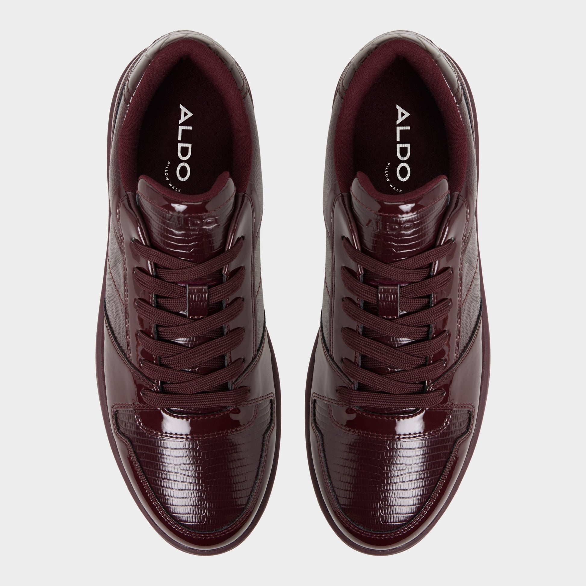 Top-down view of the Bordo Zethan Low top sneaker