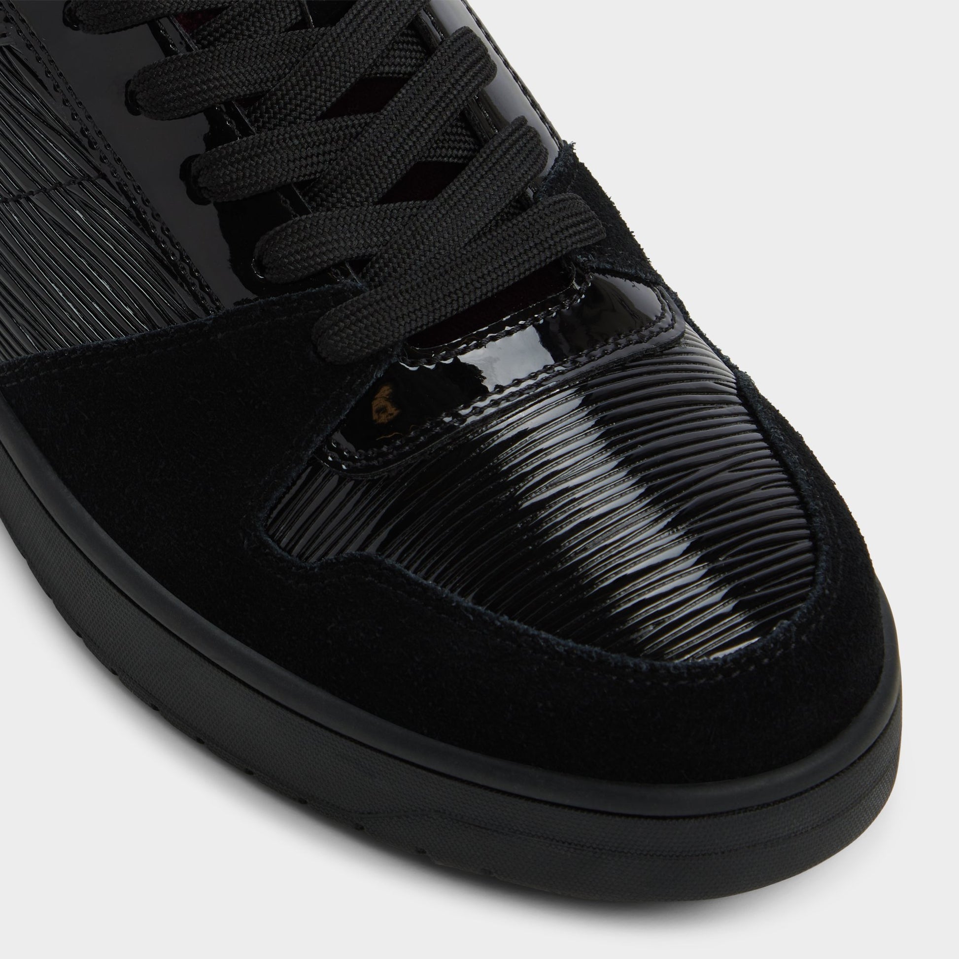Close-up of the Black Combo Zethan Low top sneaker