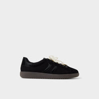 Chicsneaker2