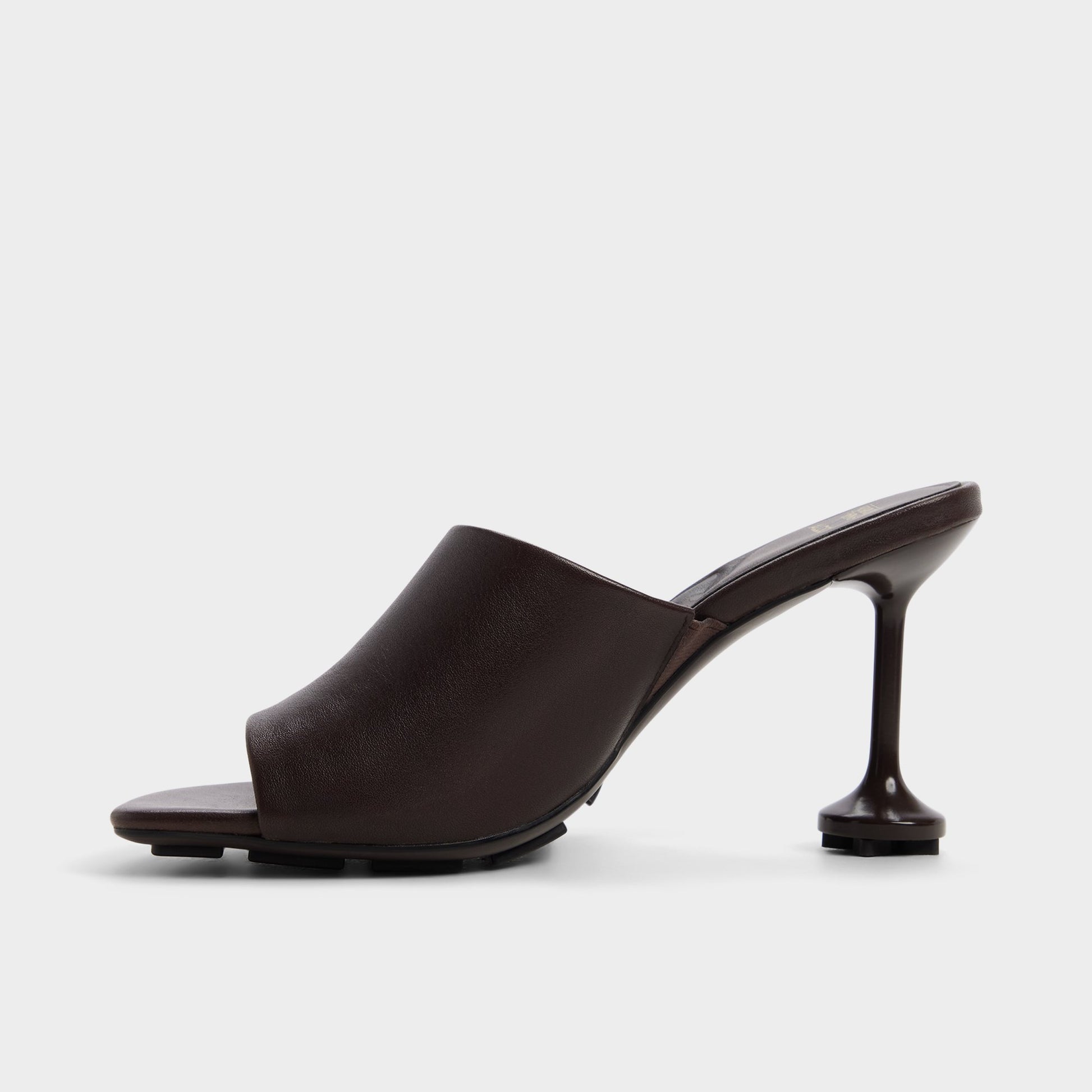 Vue latérale de Marron Foncé Demogorgon Sandale à talon haut pour femmes