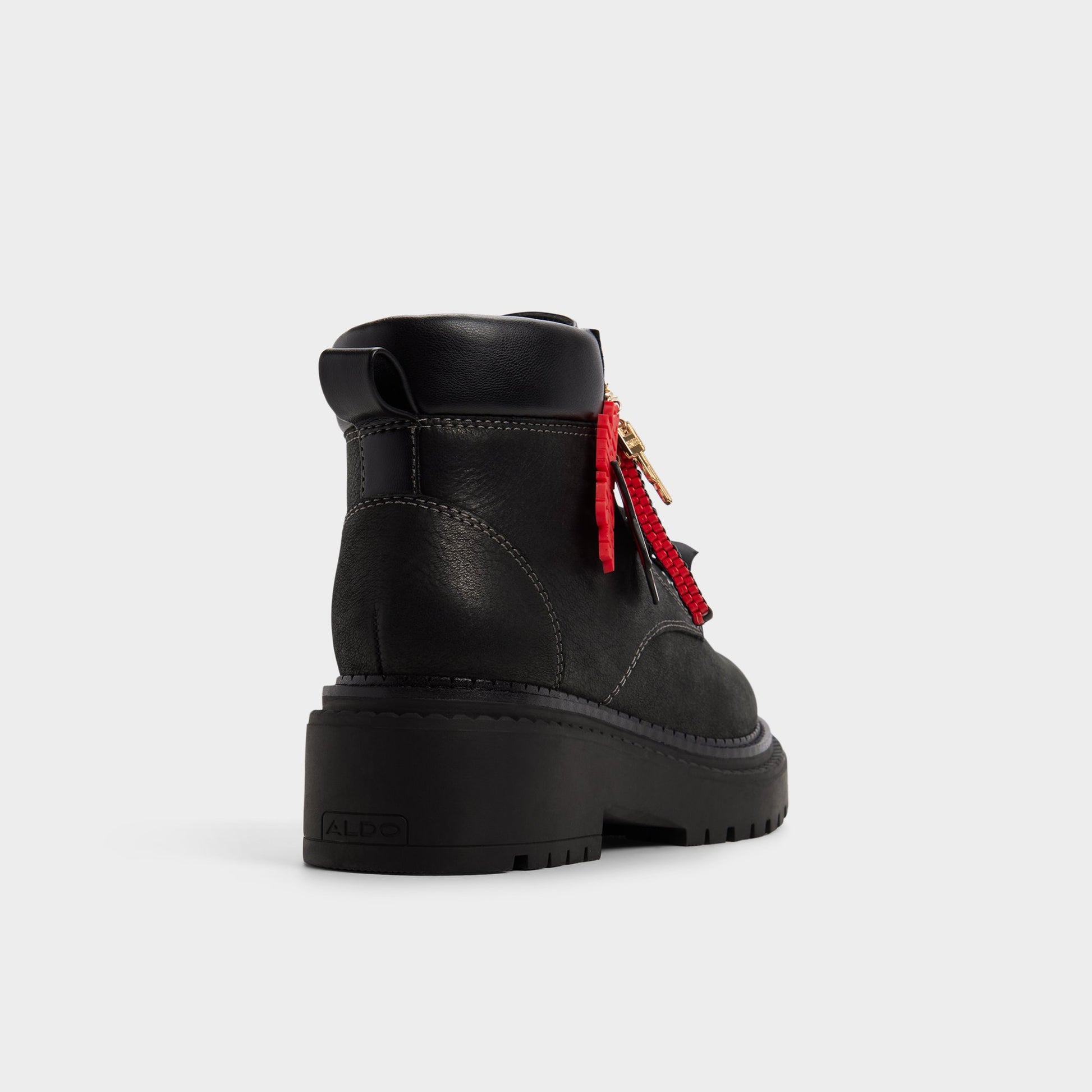 Angle de trois quarts de l'arrière de Noir Therift Botte pour femmes
