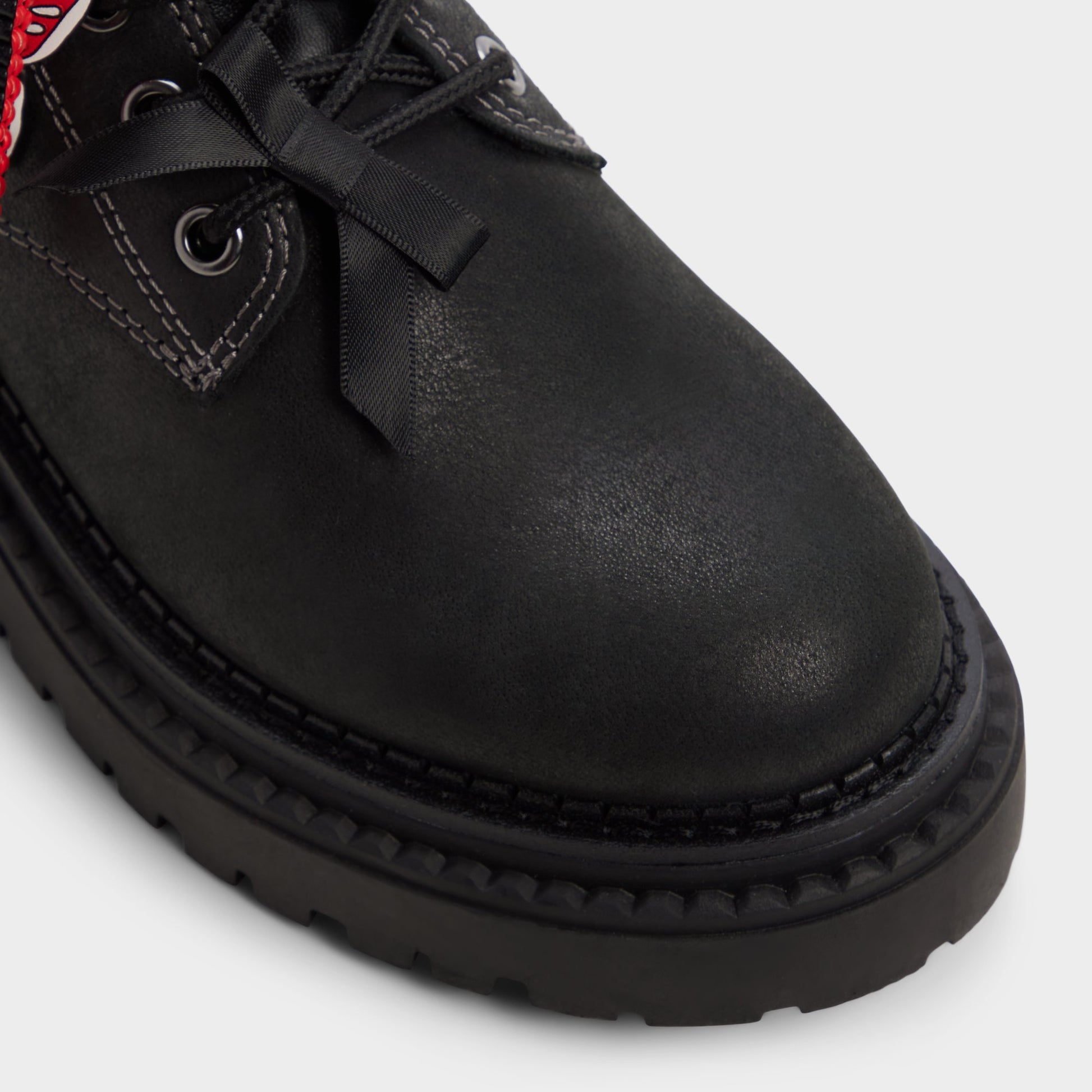 Gros plan de la Noir Therift Botte pour femmes