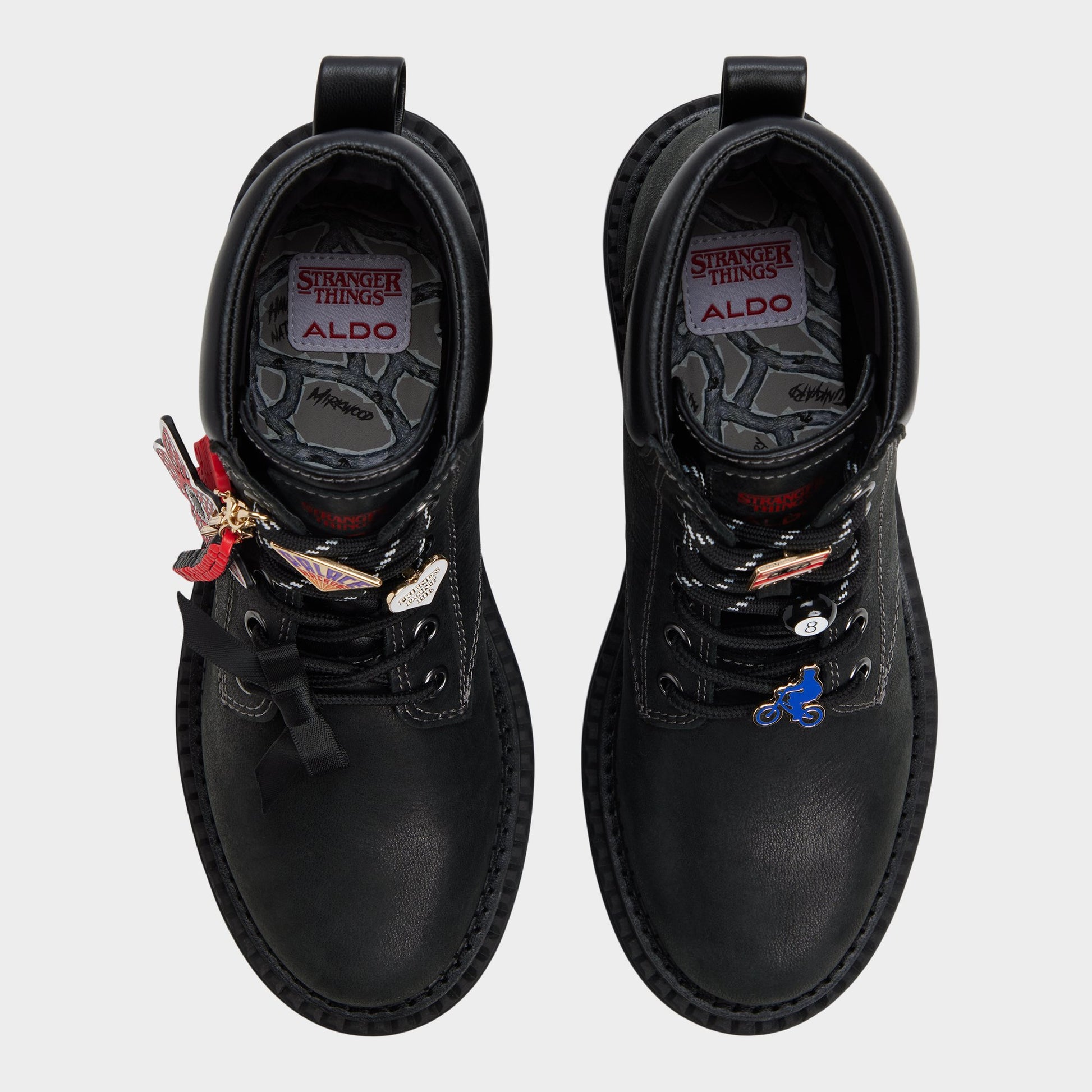 Vue de dessus de la Noir Therift Botte pour femmes