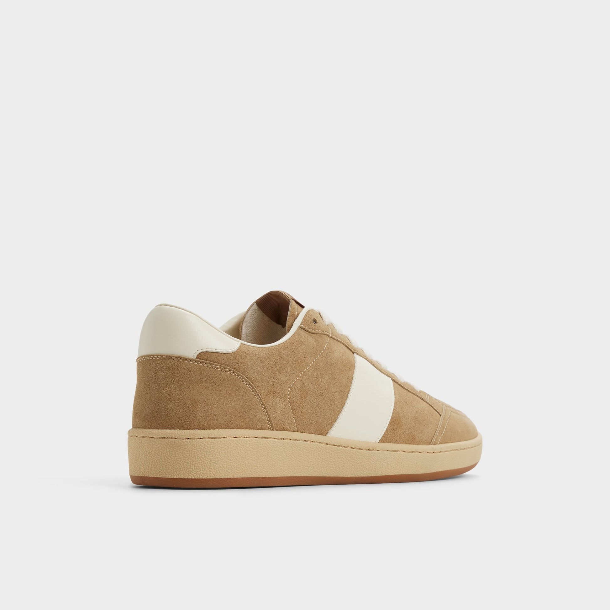 Three-quarter angle of Sand Roscoe Low top sneaker's back side