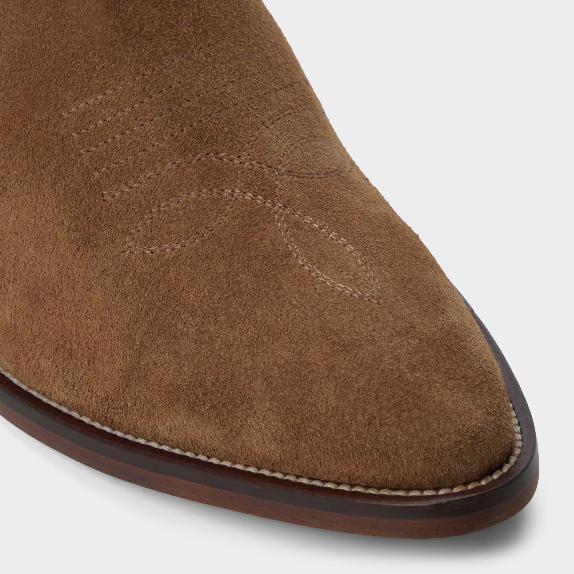 Close-up of the Cognac Arvin Ankle boot