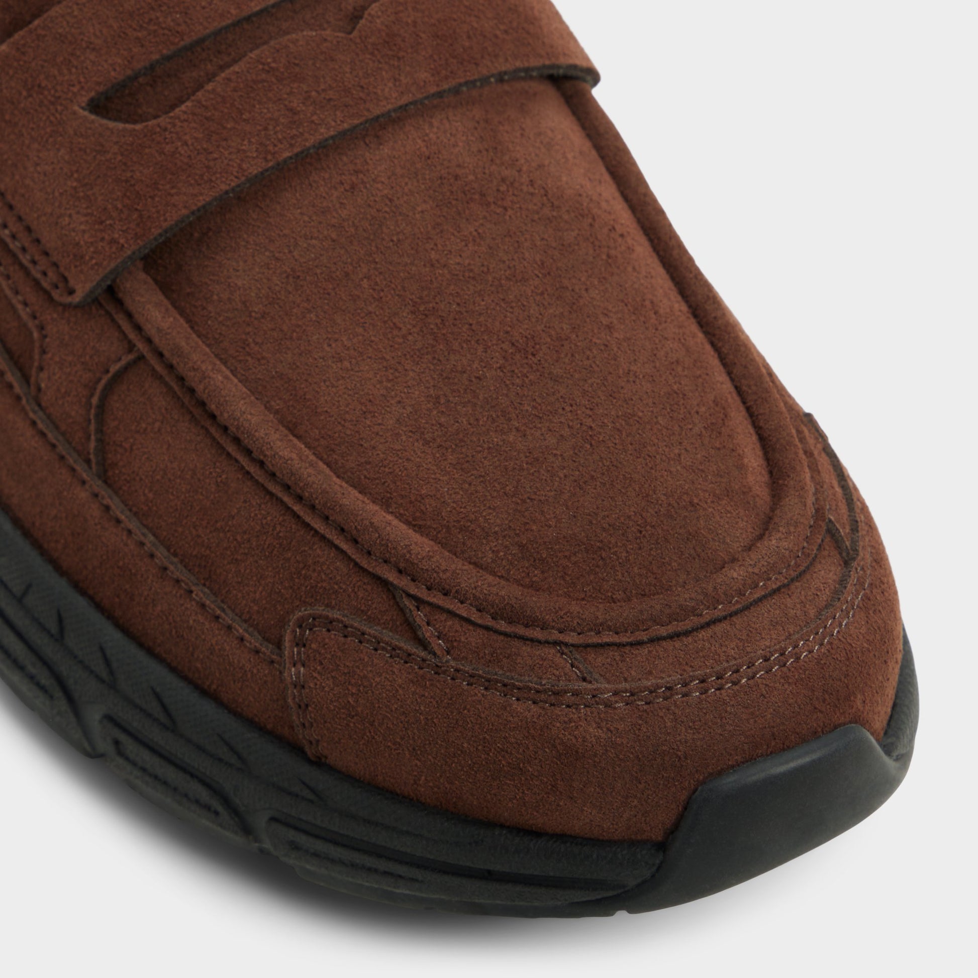 Close-up of the Rust Loafersnkr Slip-on sneaker