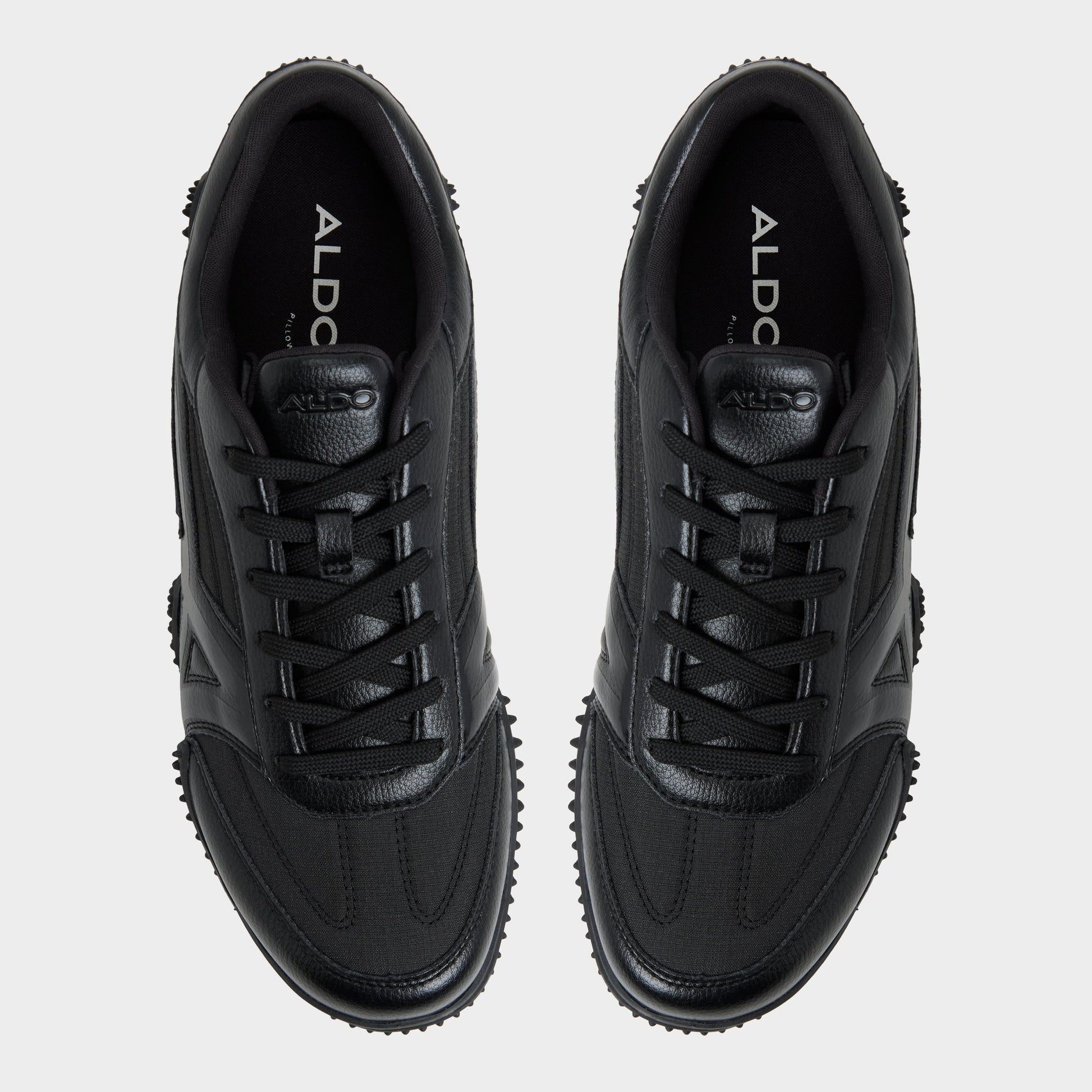 Top-down view of the Black Drive Low top sneaker