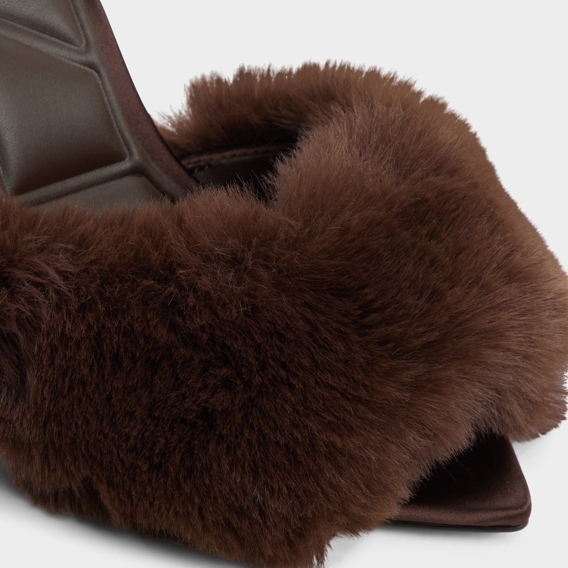Close-up of the Dark Brown Anniebrilden Heeled mule
