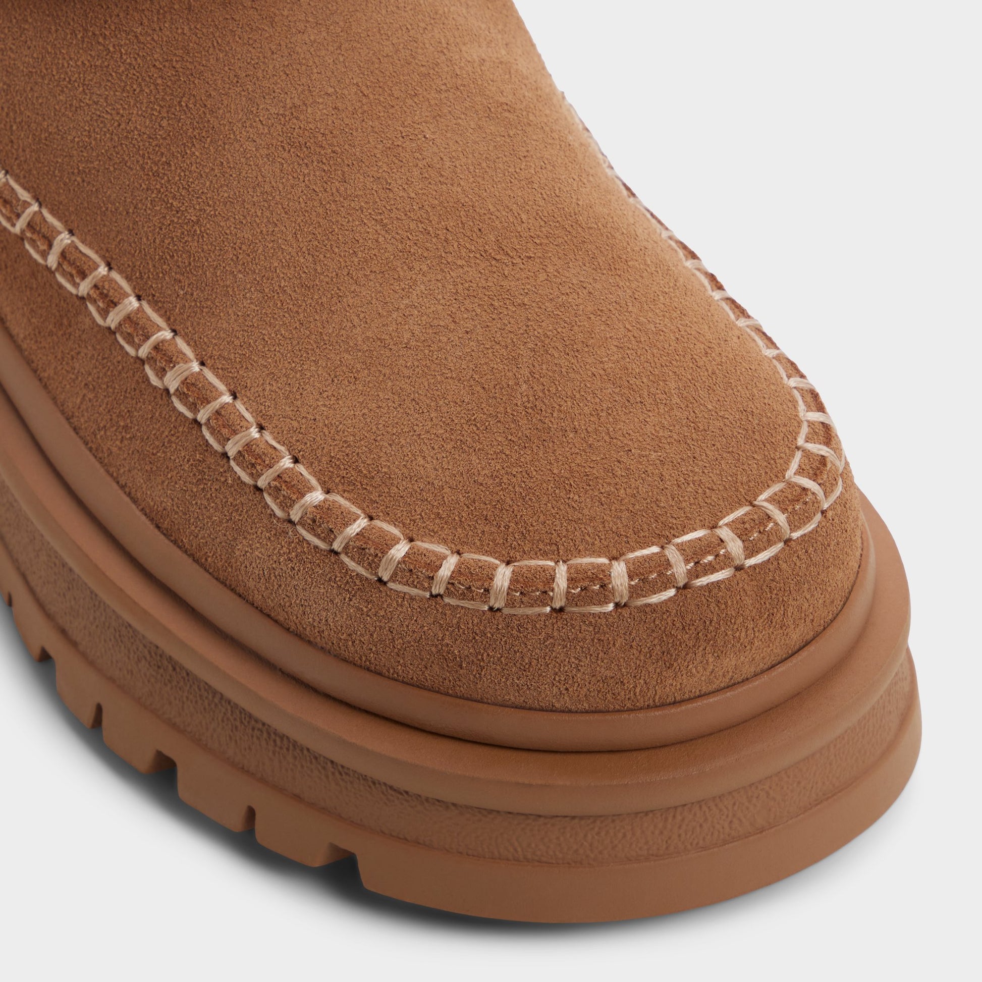 Close-up of the Medium Brown Milanie