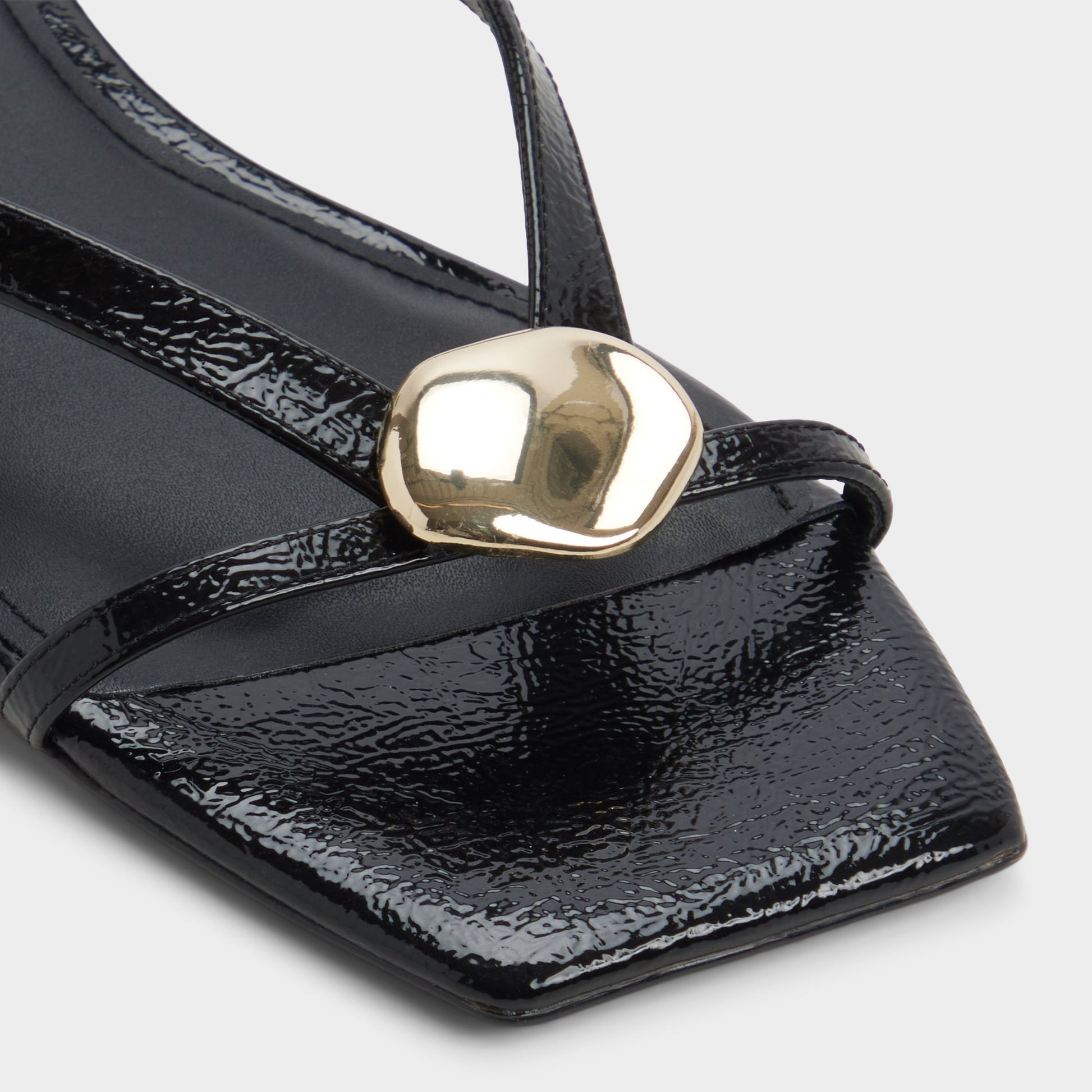 Close-up of the Black Iliria Slide sandal