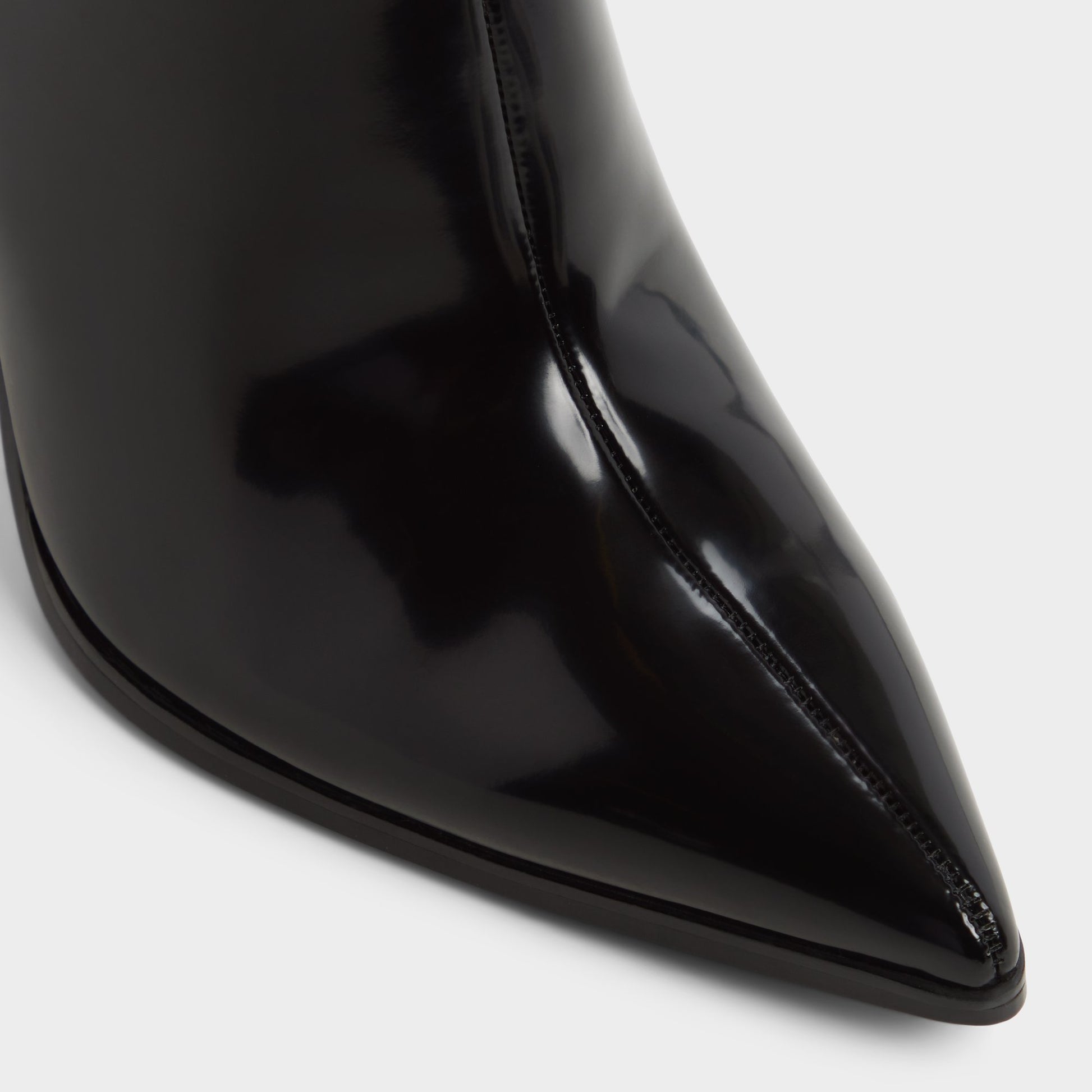 Close-up of the Black Maellie-wc Knee-high boot