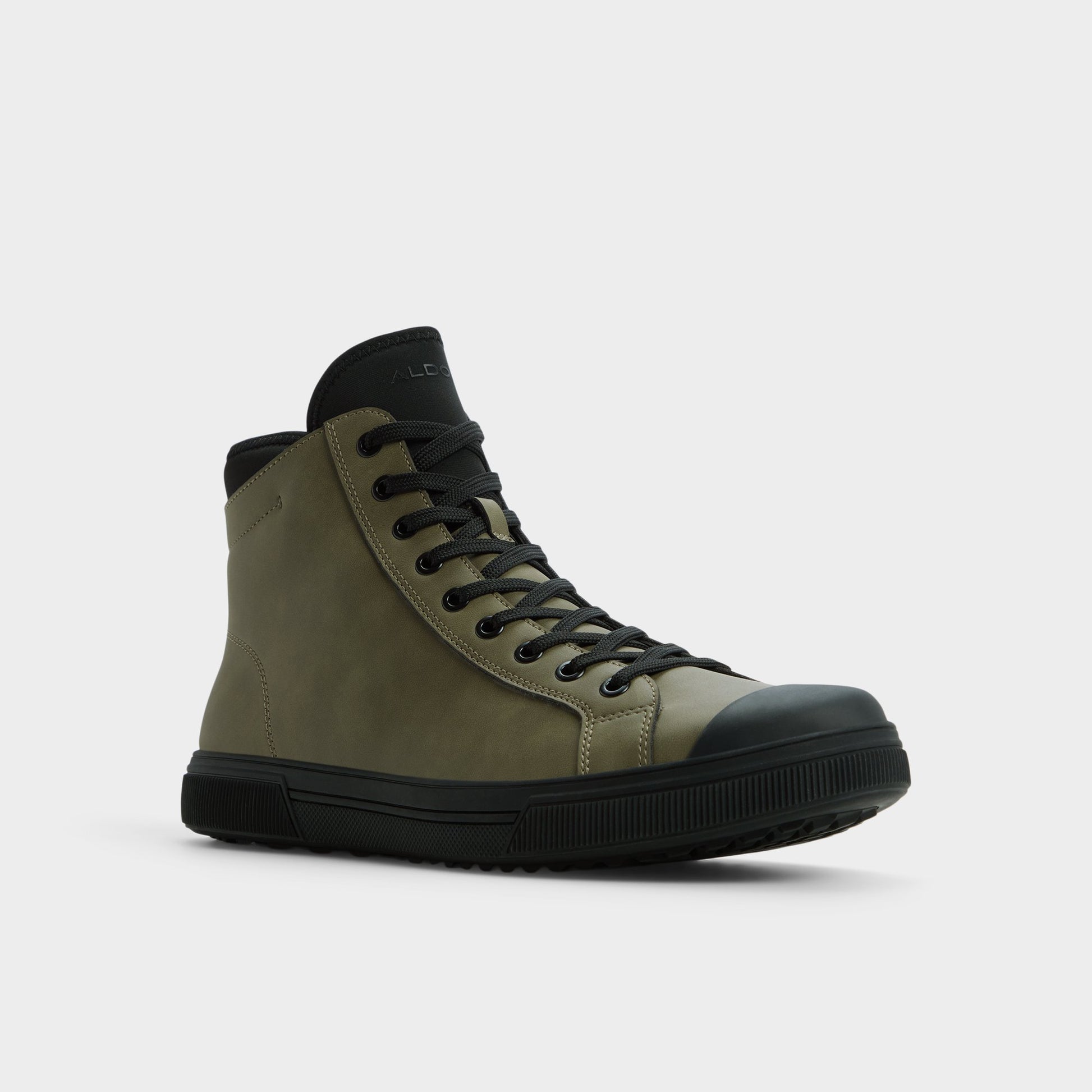 Three-quarter angle of Olive Esttanqueiro Oxford shoe's front side
