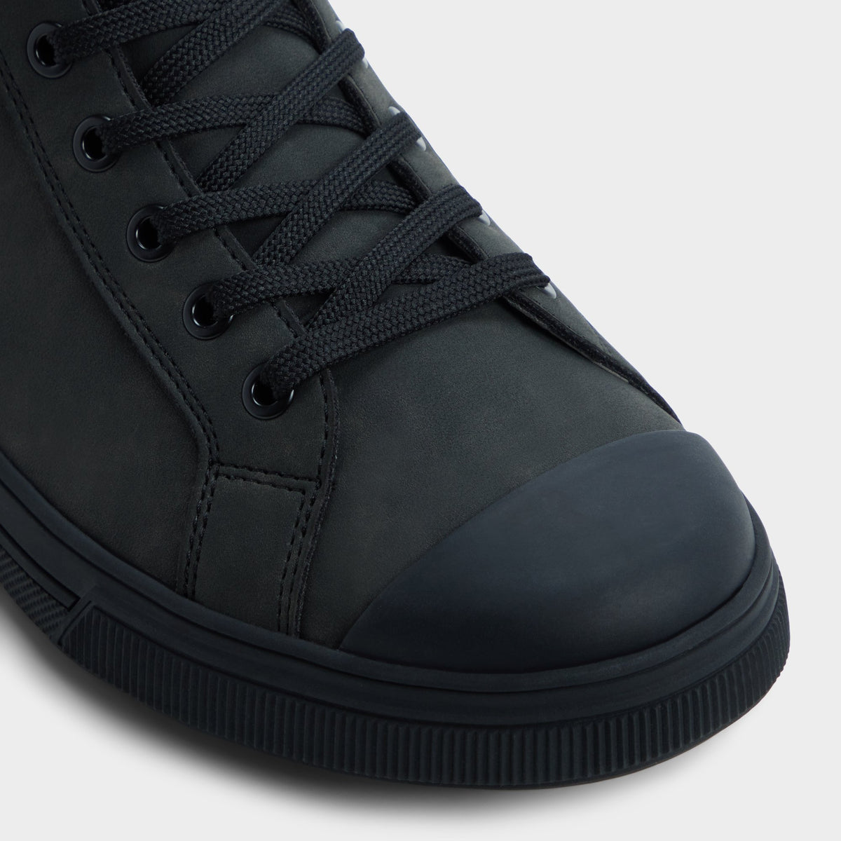 Close-up of the Black Esttanqueiro Oxford shoe