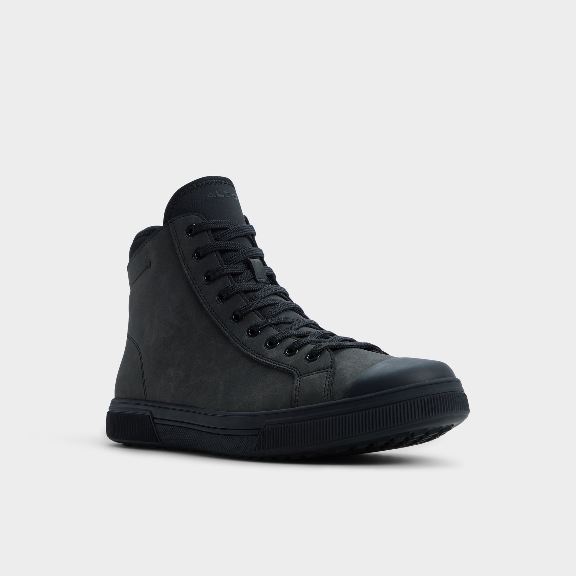 Three-quarter angle of Black Esttanqueiro Oxford shoe's front side