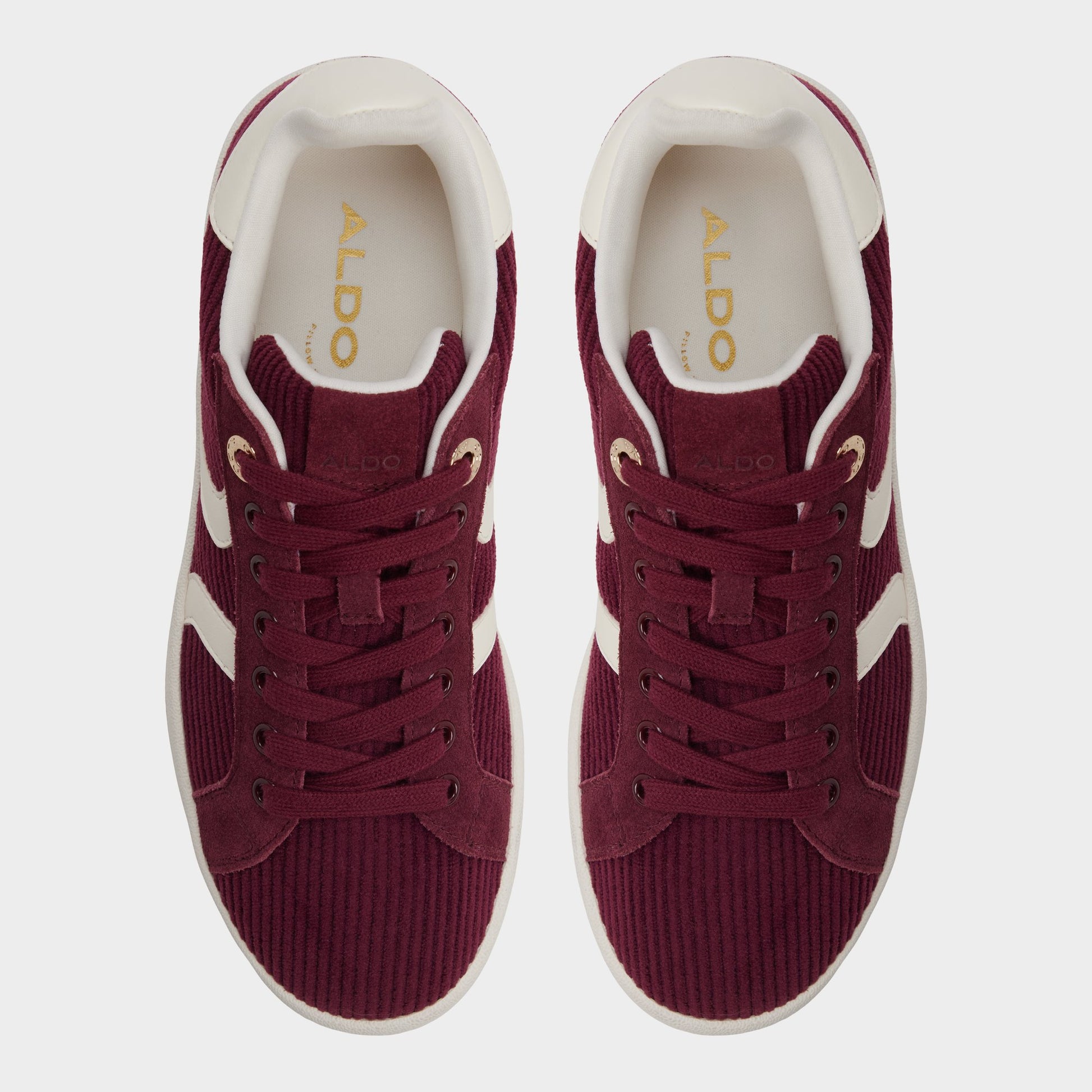 Top-down view of the Bordo Retrochic Low top sneaker