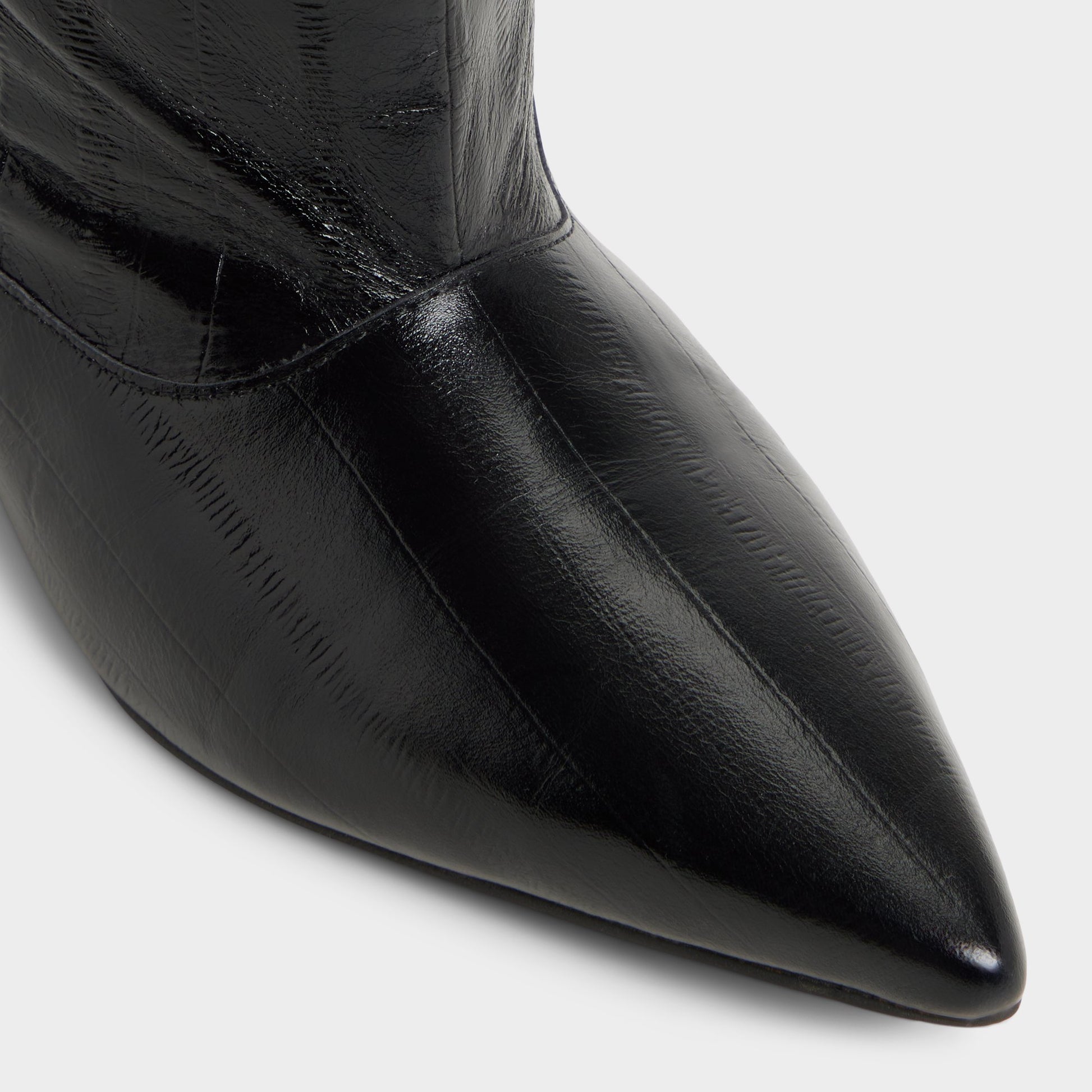 Gros plan de la Noir Everose Botte haute