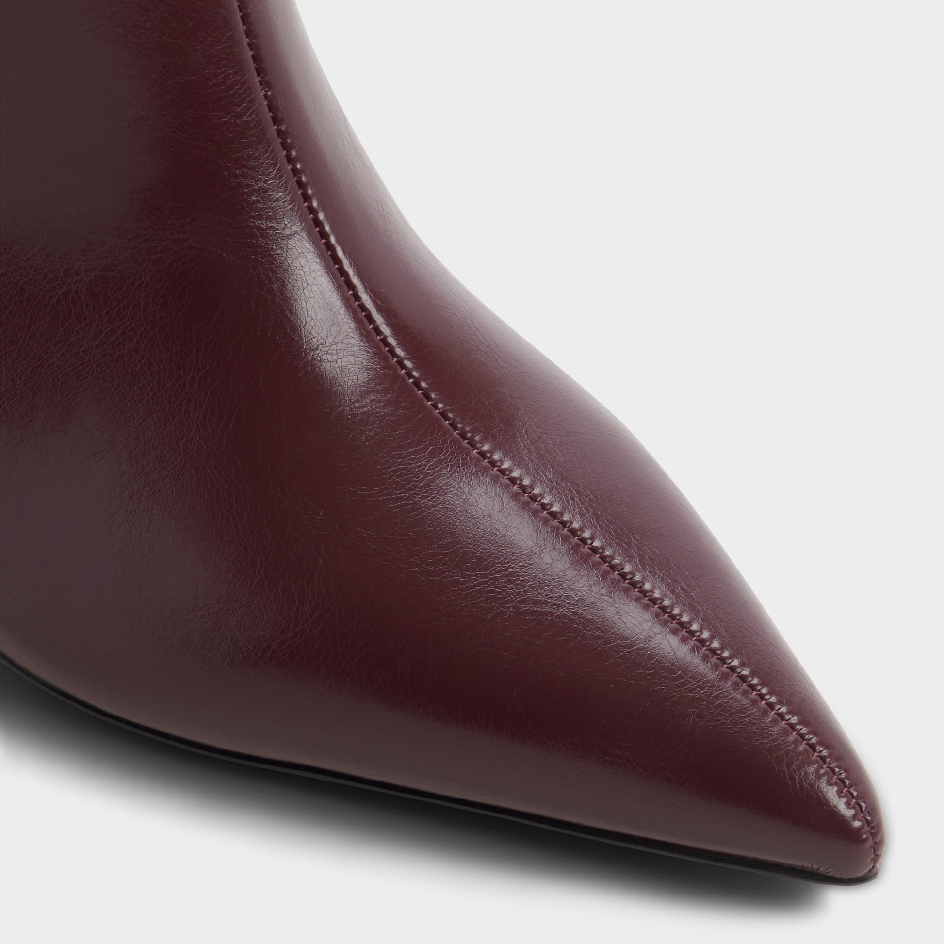 Close-up of the Burgundy Selora-wc Knee-high boot