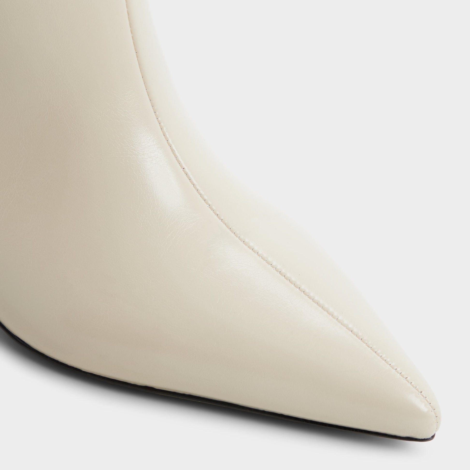 Close-up of the Cream Selora-wc Knee-high boot