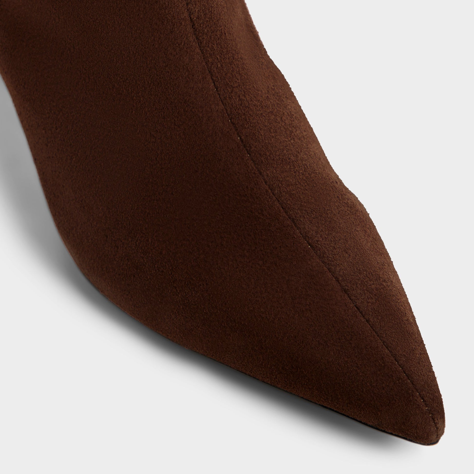 Close-up of the Dark Brown Selora-wc Knee-high boot