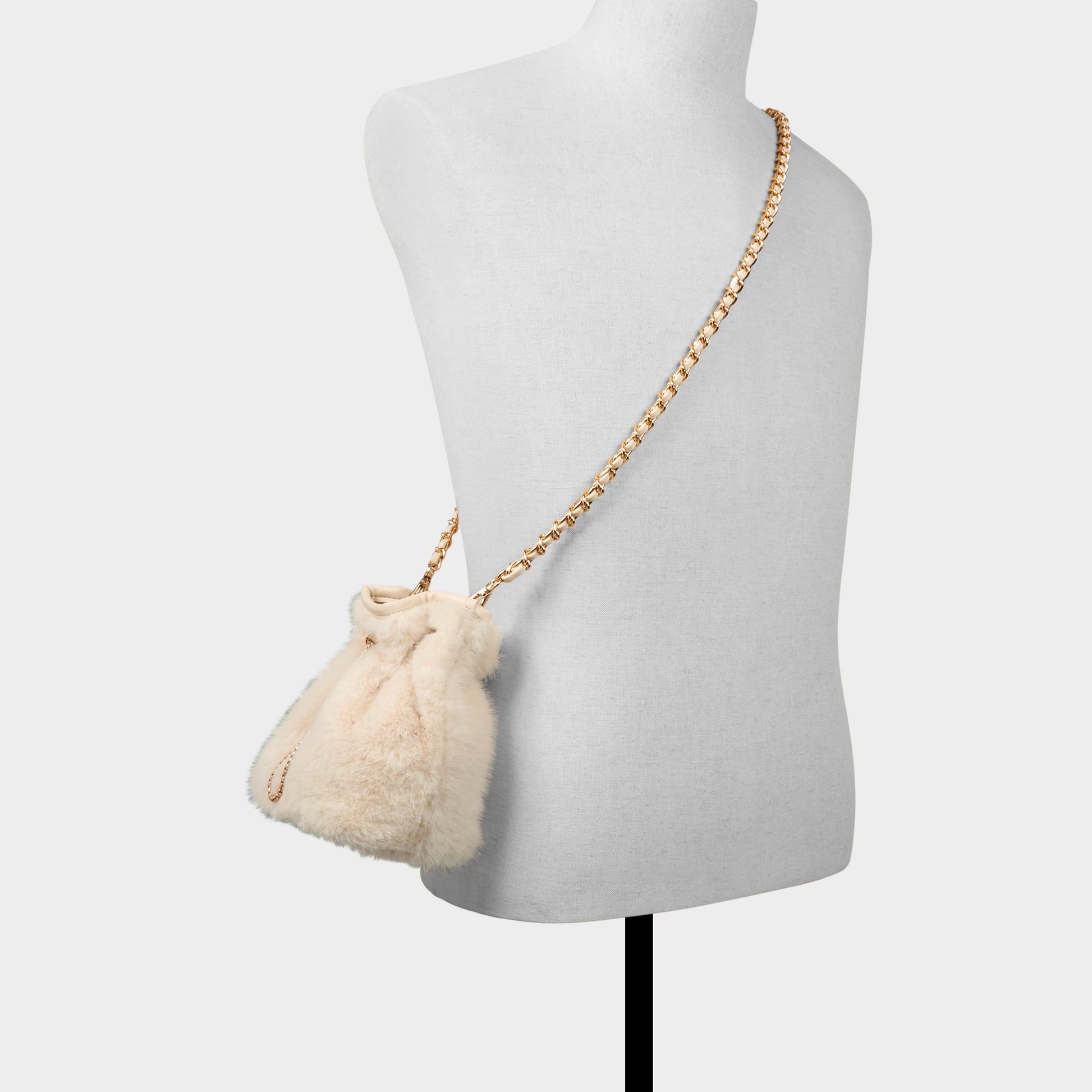 Product media for Ilynnaa