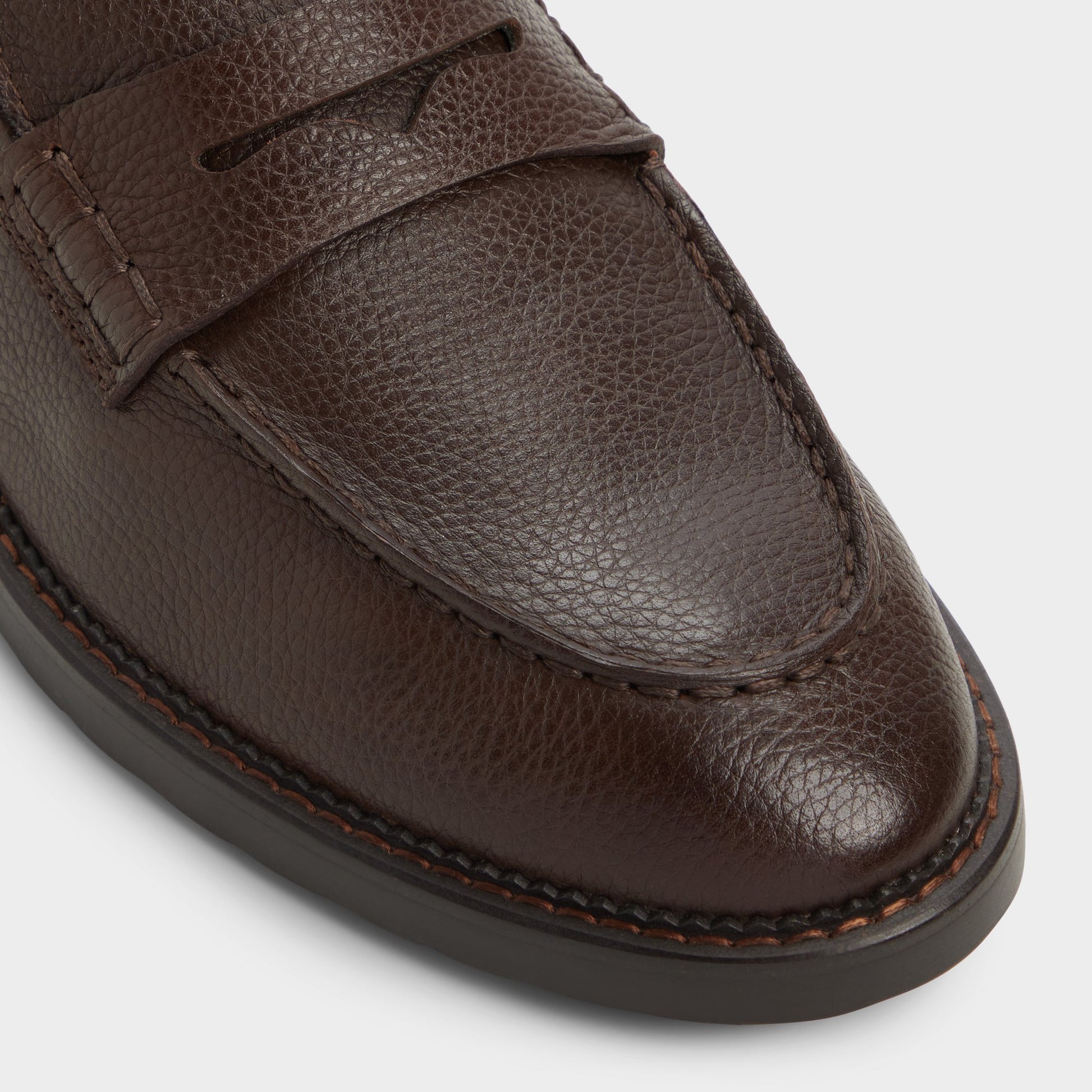 Close-up of the Dark brown Melvillee Loafer