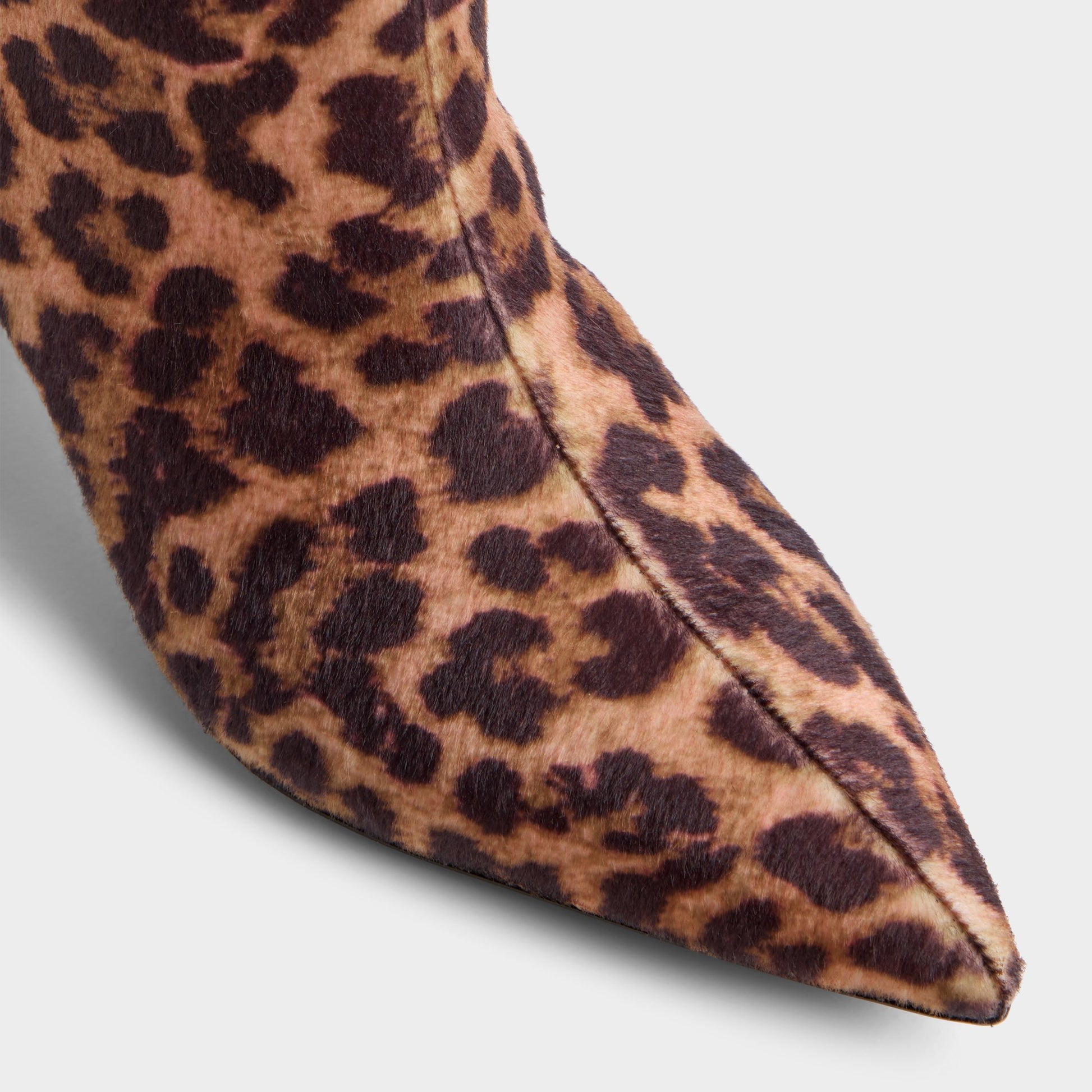 Close-up of the Open brown Selora-wc Knee-high boot