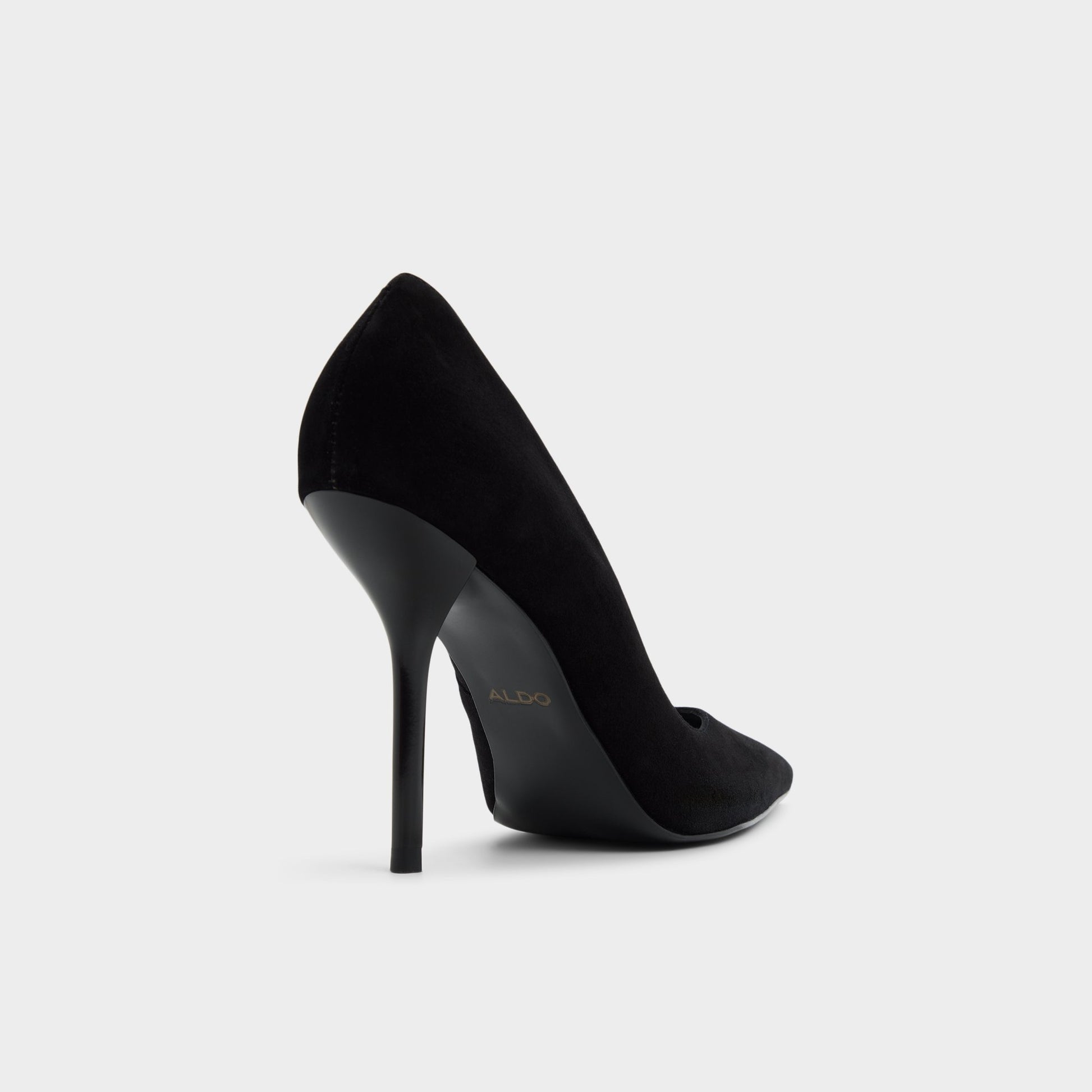 Angle de trois quarts de l'arrière de Noir Emelie Escarpin