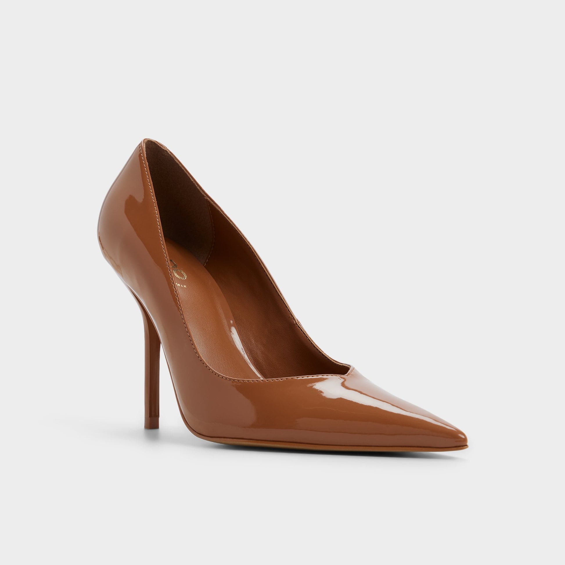 Three-quarter angle of Medium brown Emelie Pump's front side