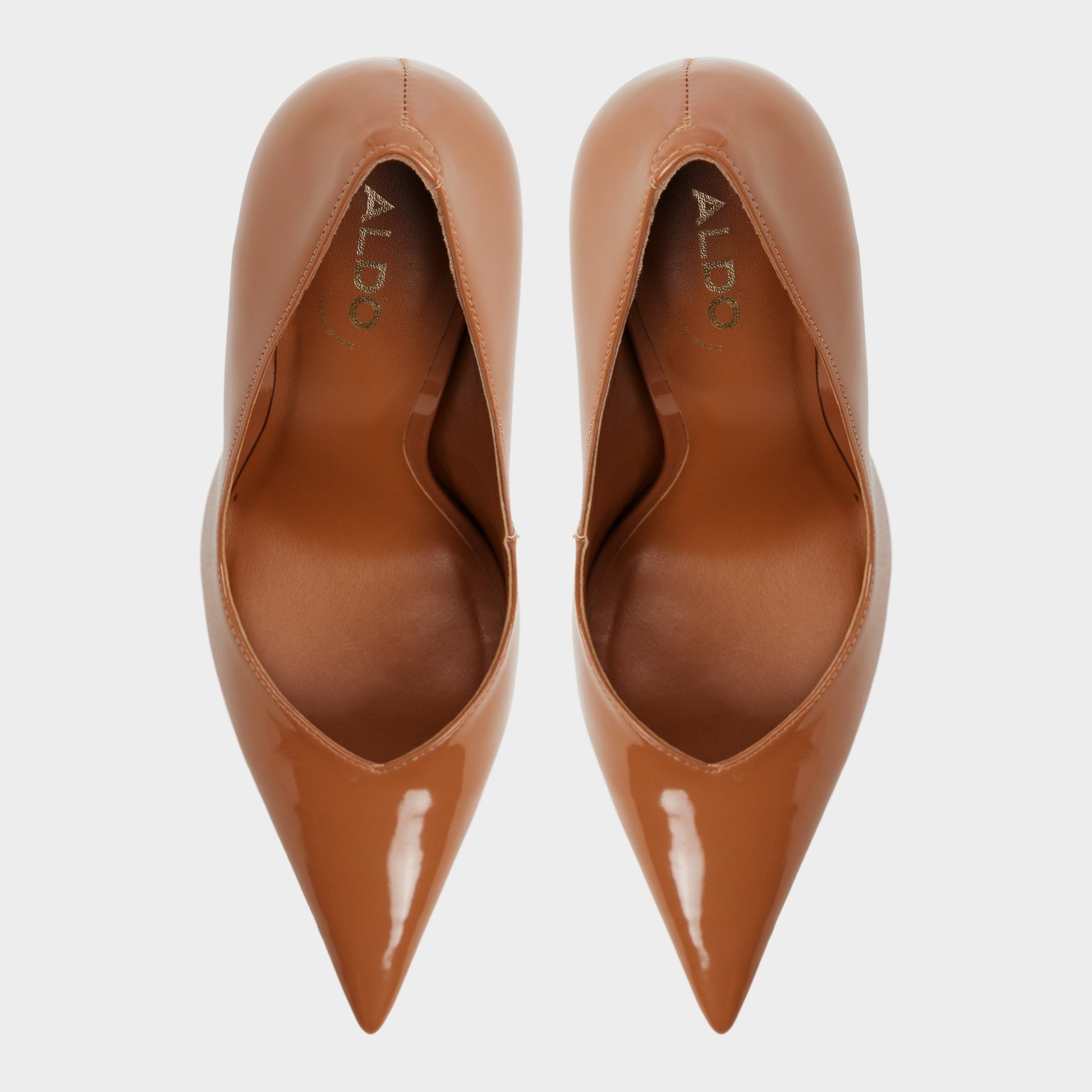 Top-down view of the Medium brown Emelie Pump