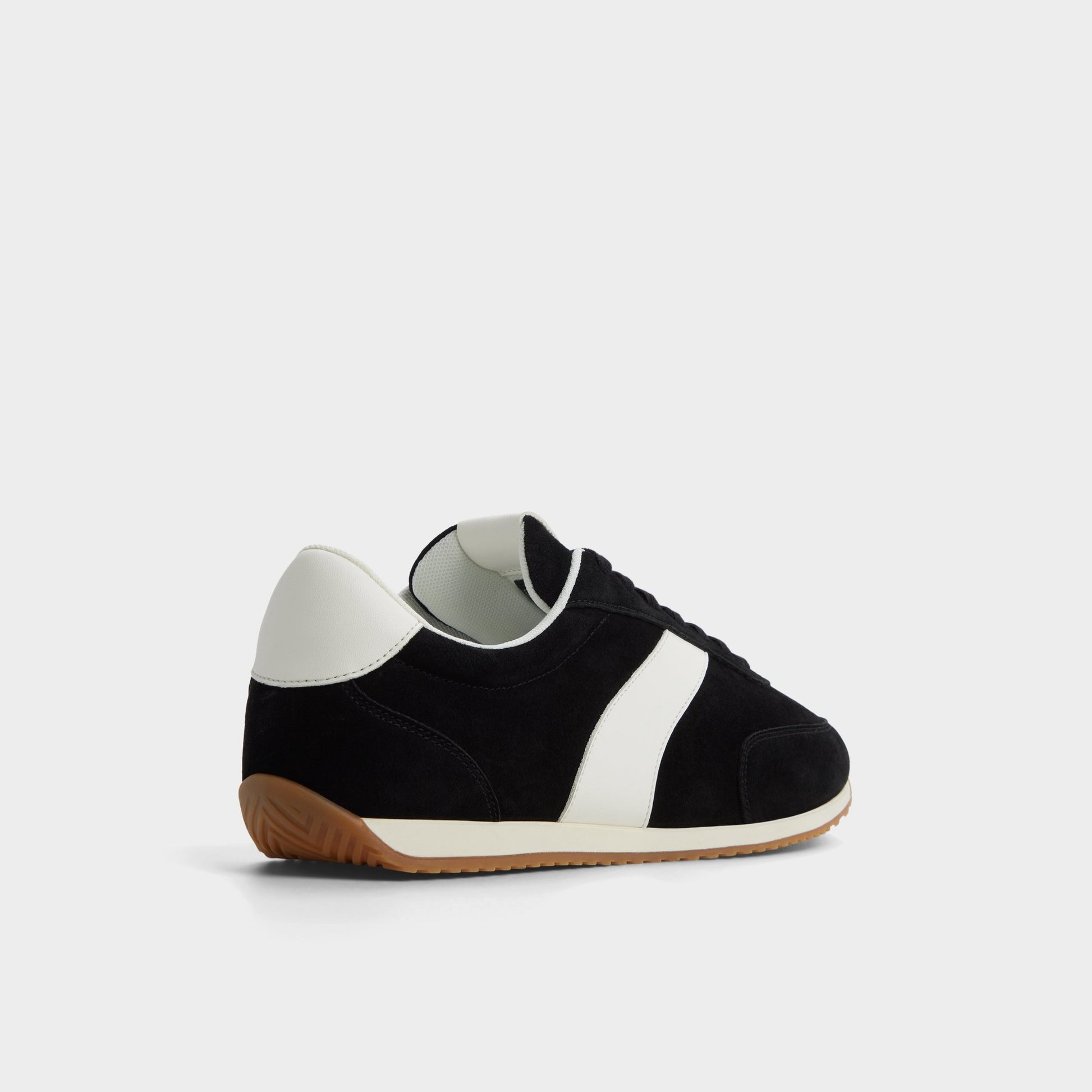 Three-quarter angle of Black Nathaniell Low top sneaker's back side