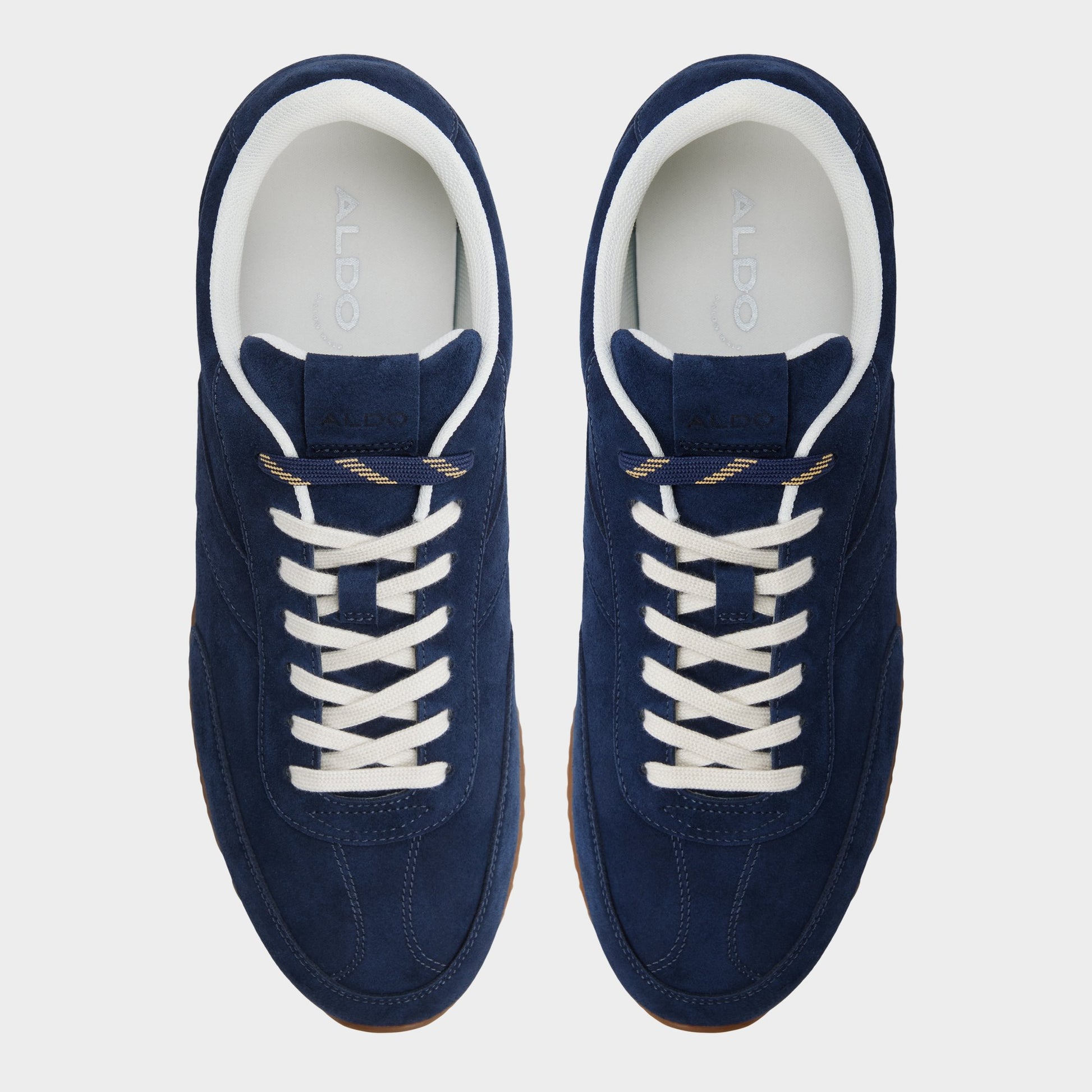 Top-down view of the Navy Nathaniell Low top sneaker
