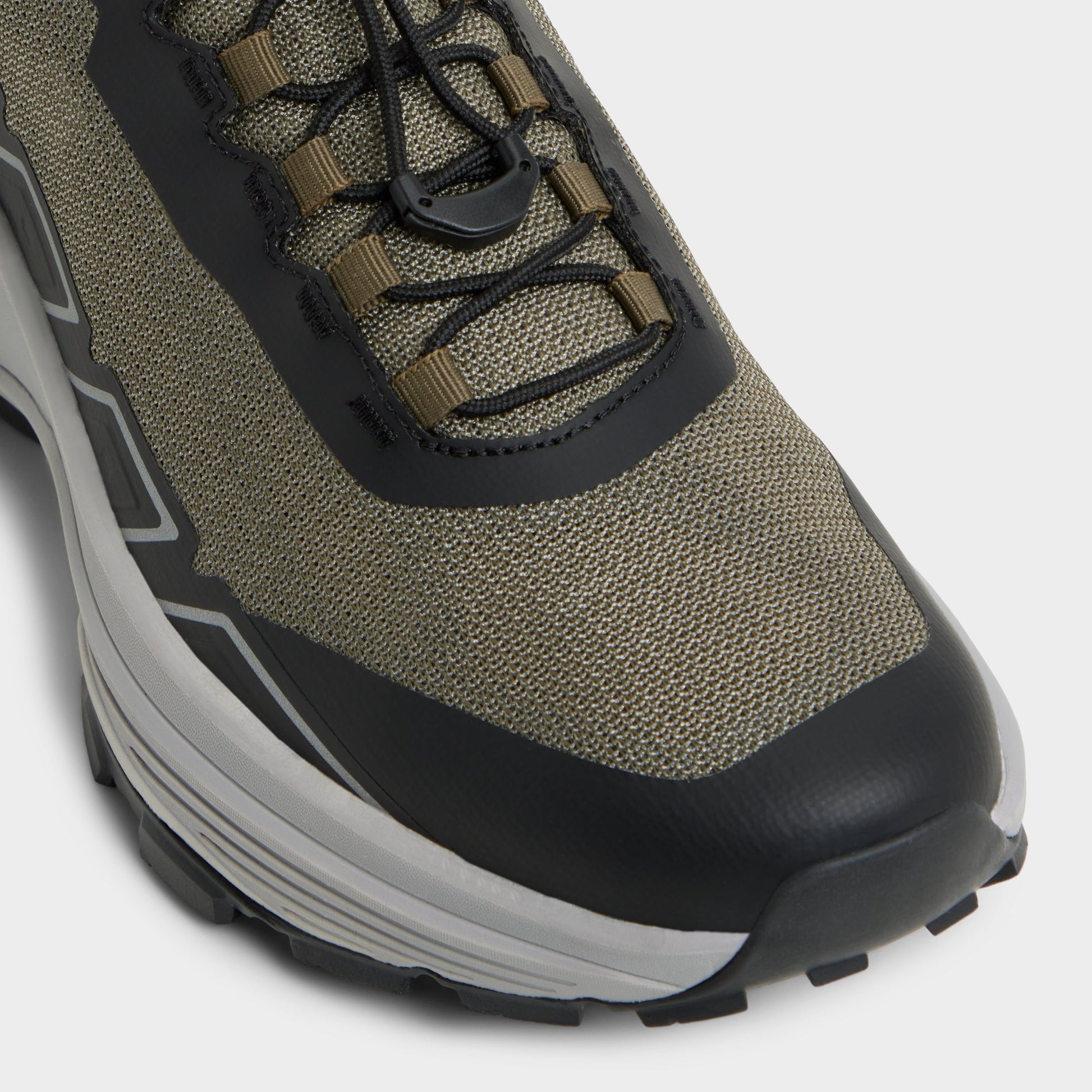 Close-up of the Olive Franki Low top sneaker