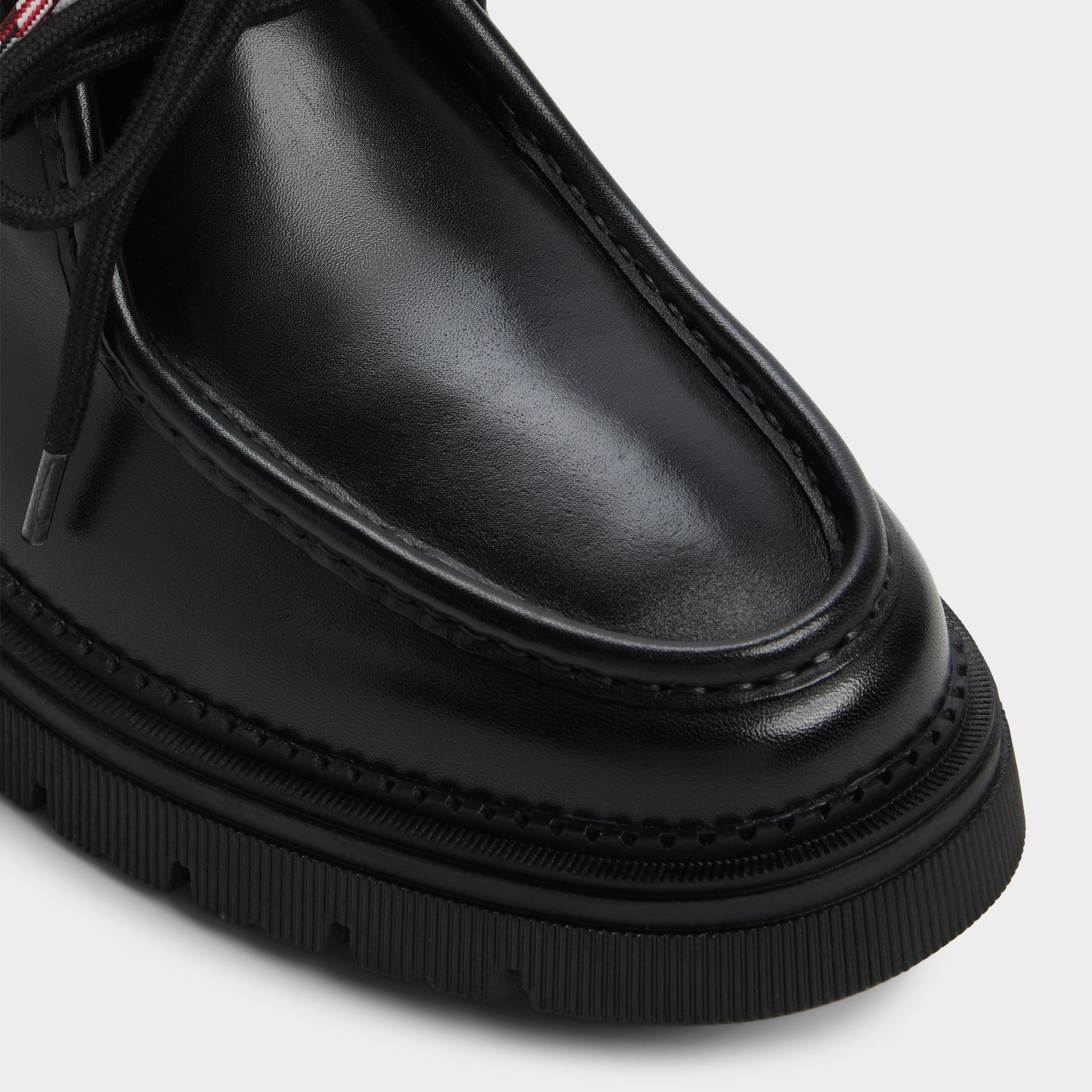 Close-up of the Black Kylan