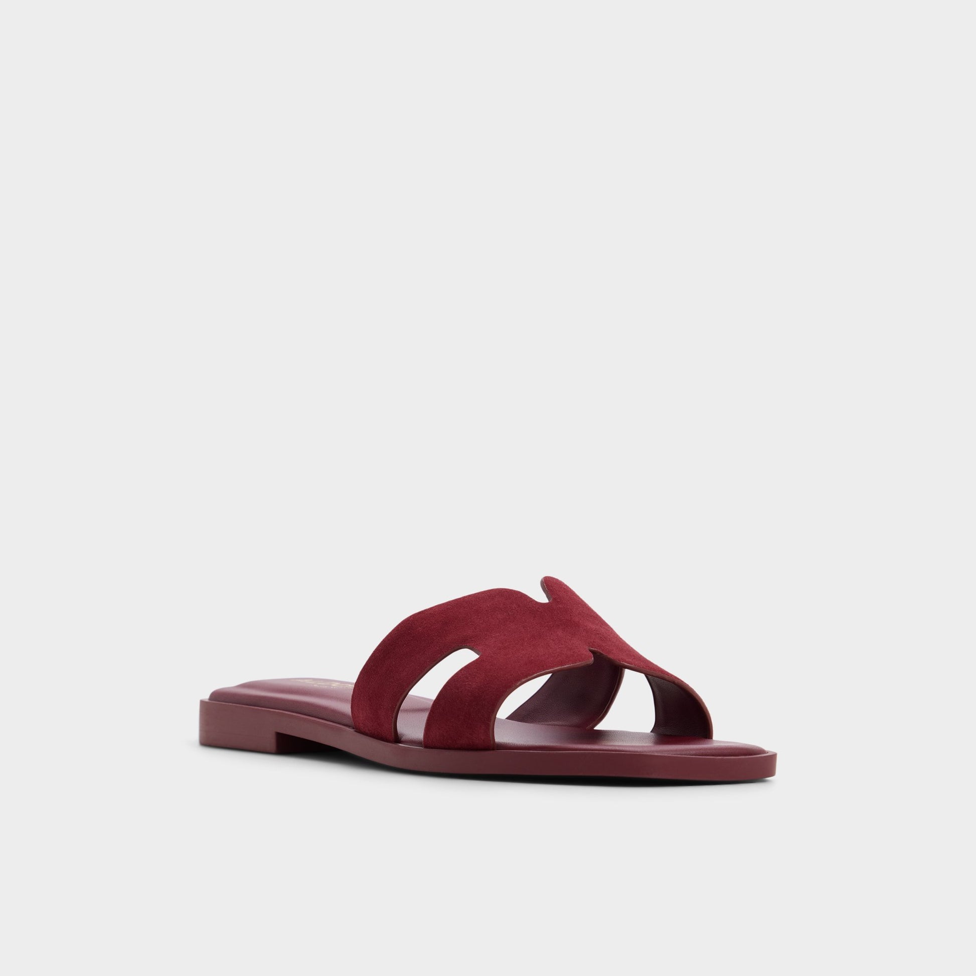 Three-quarter angle of Bordo Itsandal Slide sandal's front side