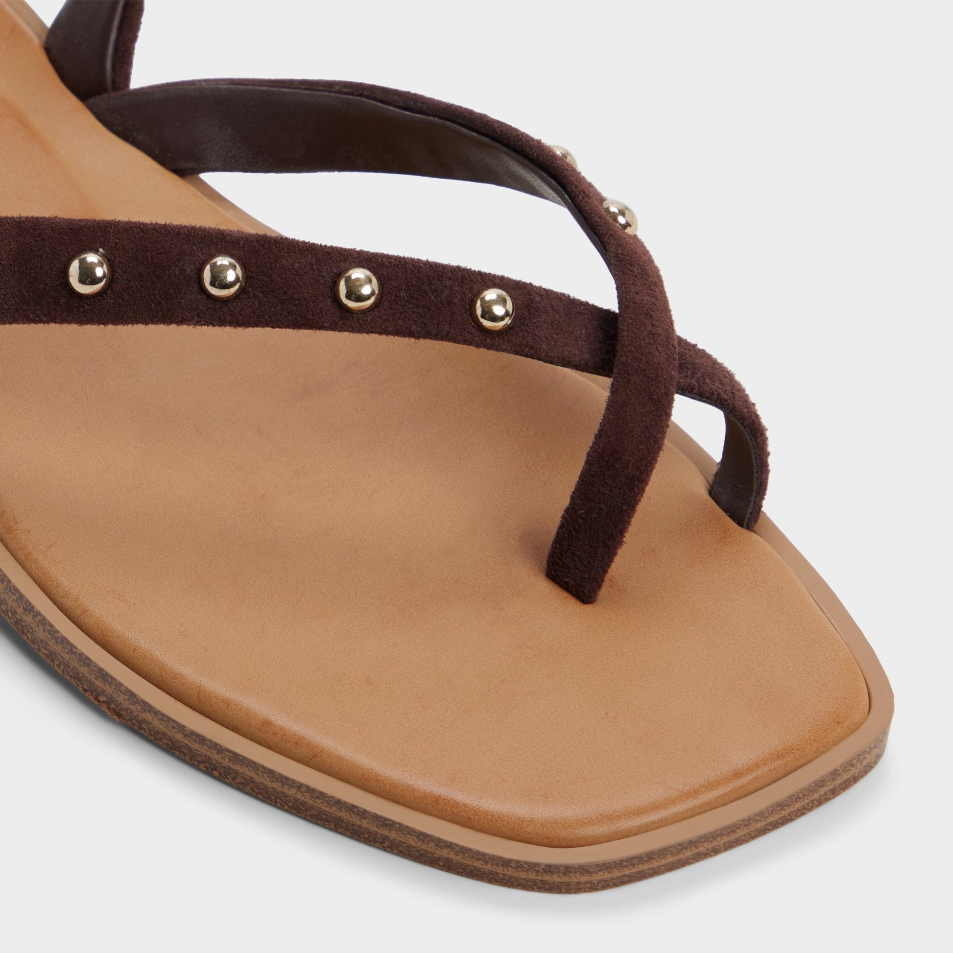 Close-up of the Dark brown Daressi Flat sandal